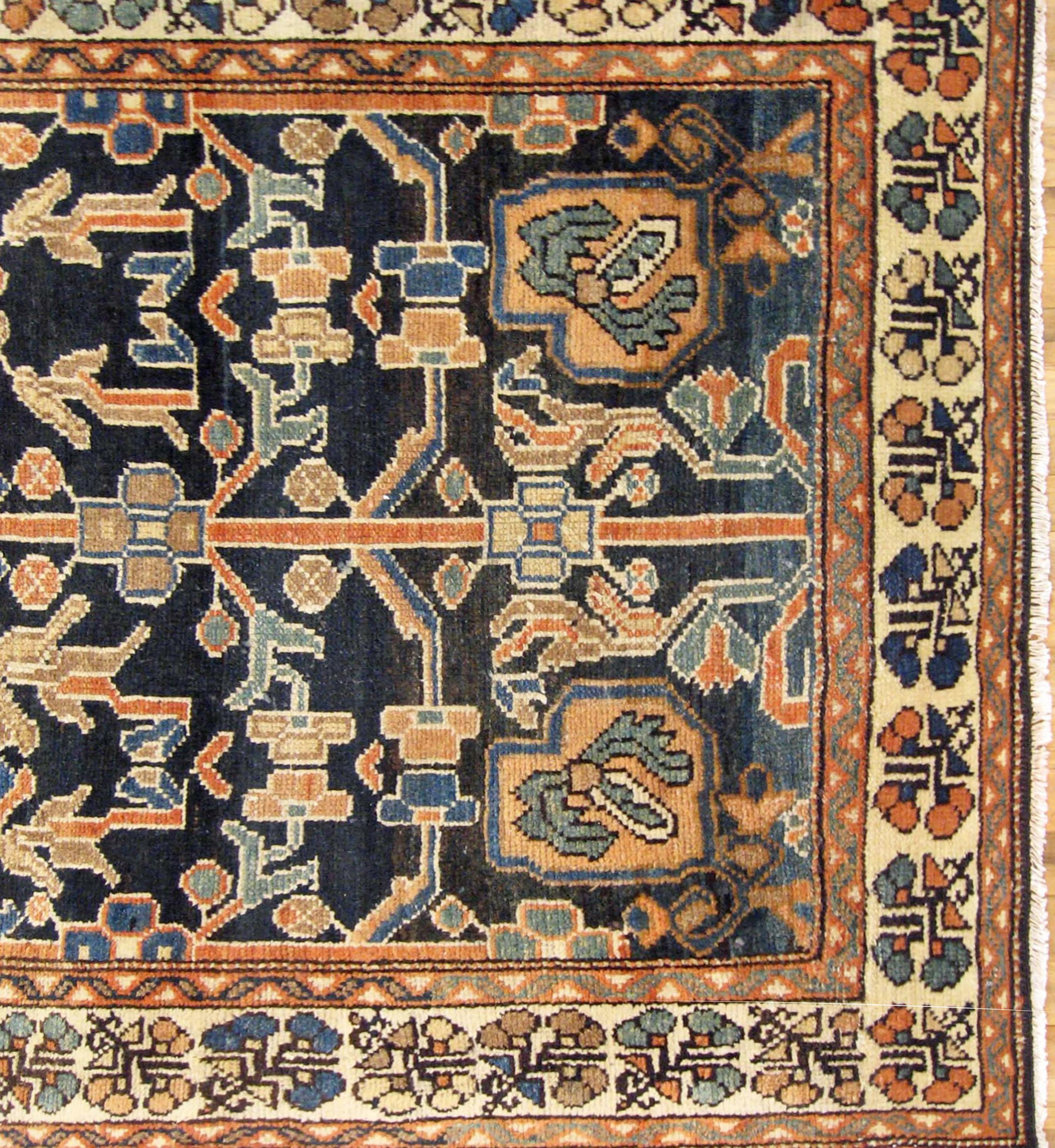 Early 20th Century Antique Persian Baktiari Oriental Rug, in Small size, w/ Symmetrical Design For Sale