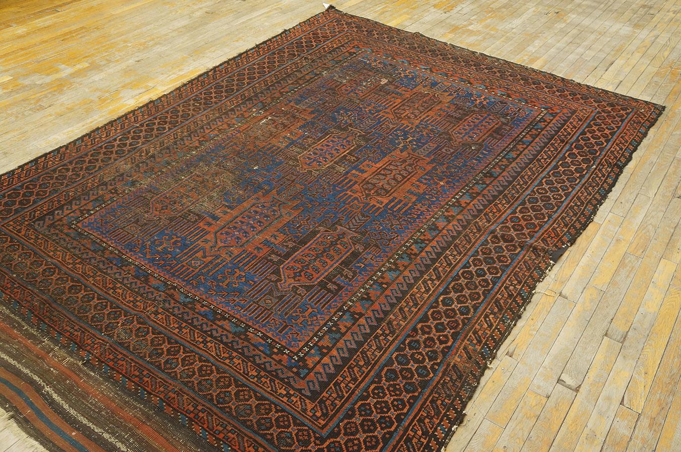 Late 19th Century N.E. Persian Baluch Carpet ( 6'7'' x 9'5'' - 202 x 287 ) In Good Condition For Sale In New York, NY