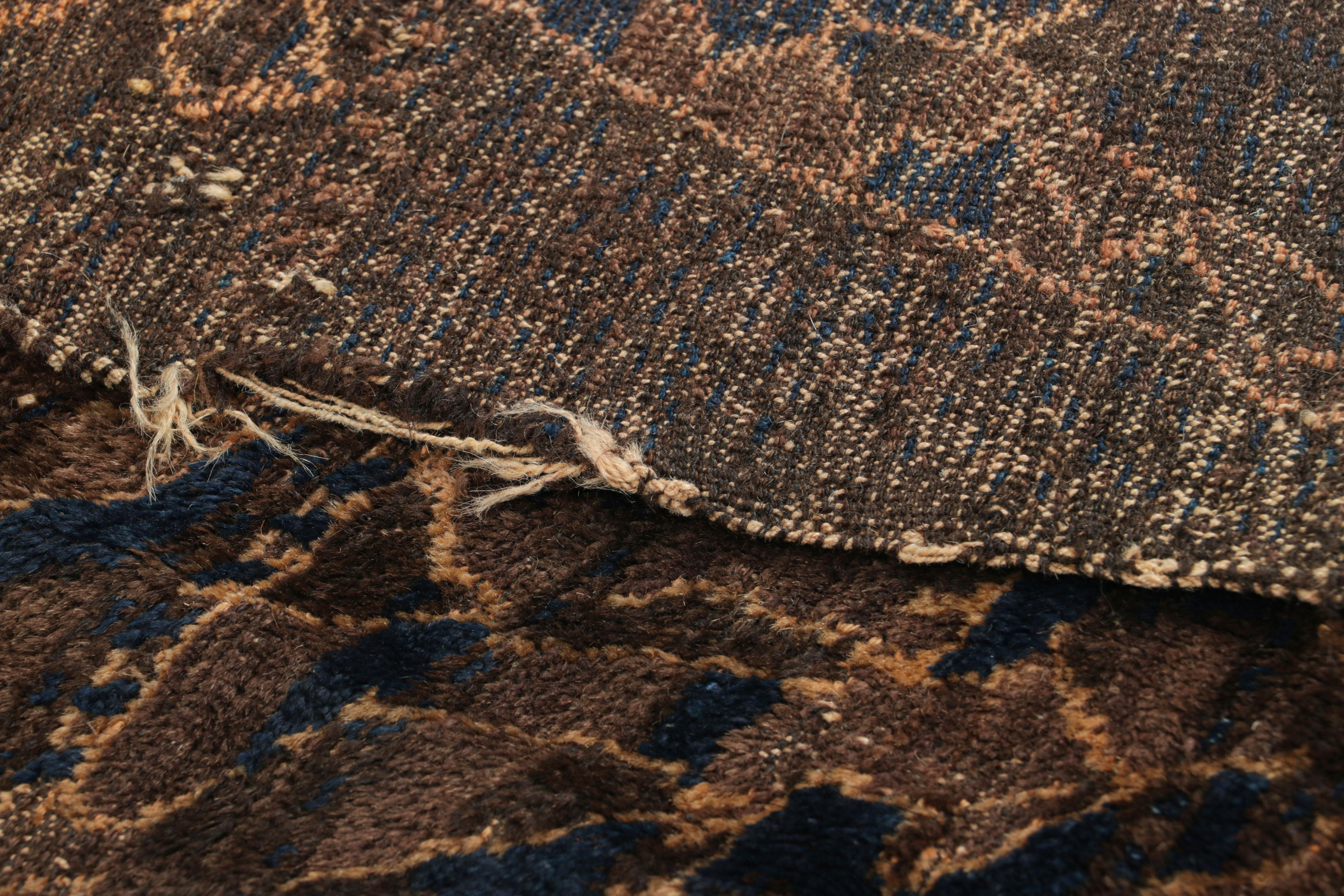 Laine Tapis persan ancien en indigo avec motif tribal géométrique  Rug & Kilim en vente