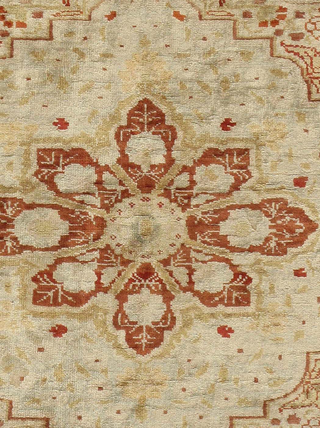 Antiker persischer Beige-Seiden-Tabriz-Teppich  4'2 x 5'7 im Angebot 2
