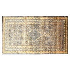 Antiker persischer Bibikabad- orientalischer Teppich, in Galeriegröße, mit zentralem Medaillon