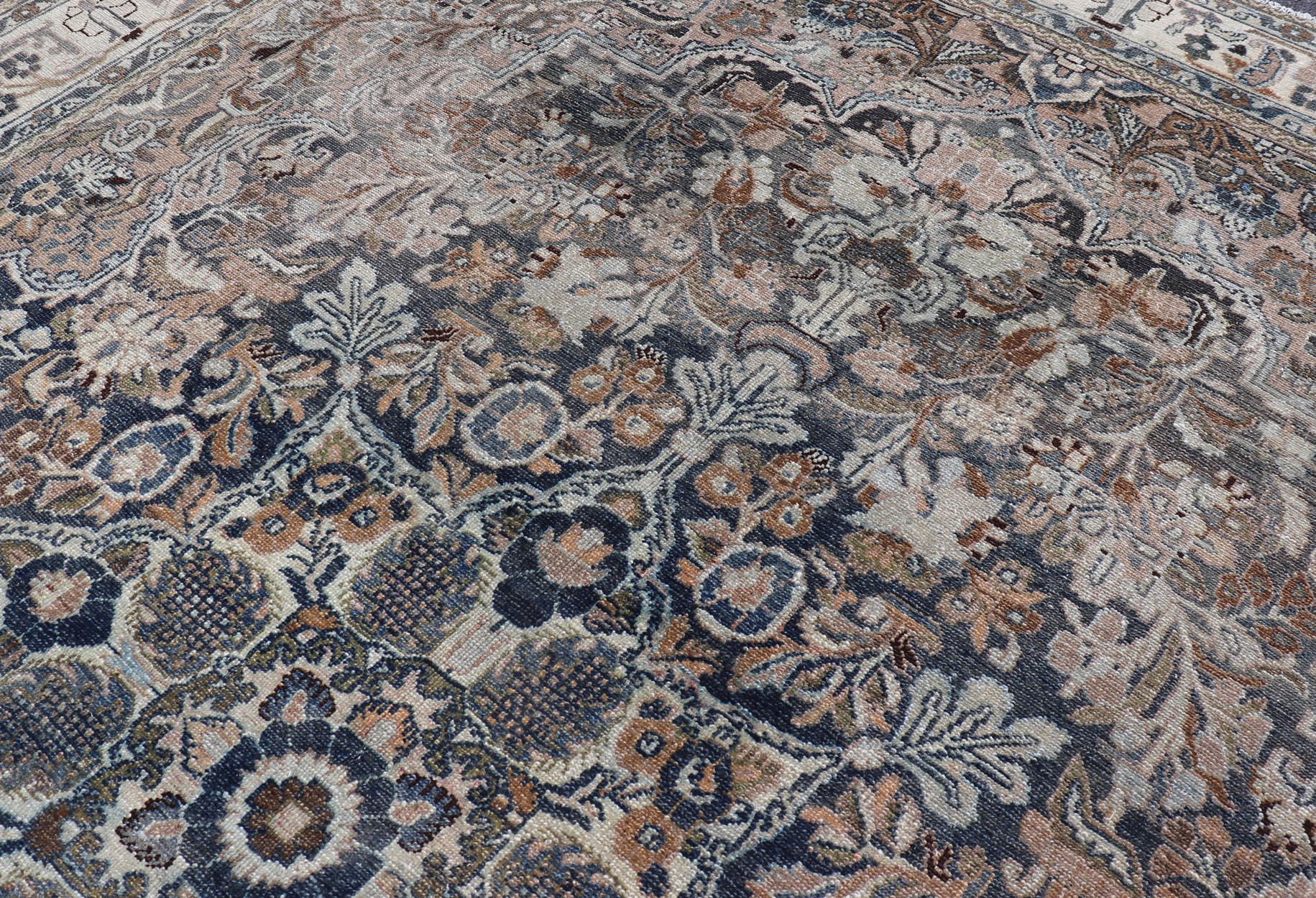 Antico tappeto persiano Bibikabad con medaglione ornato  8'10 x 11'10 in vendita 7