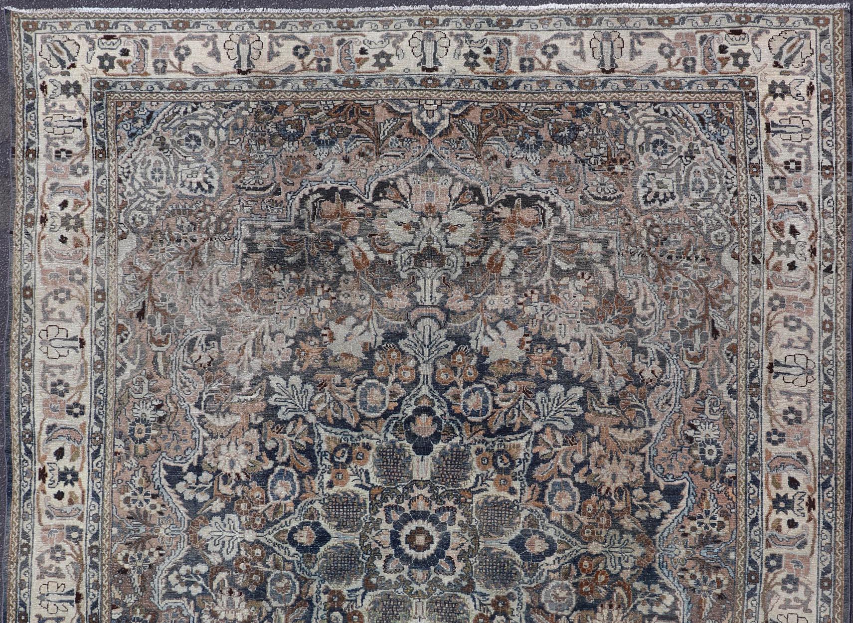 Antico tappeto persiano Bibikabad con medaglione ornato  8'10 x 11'10 in vendita 9