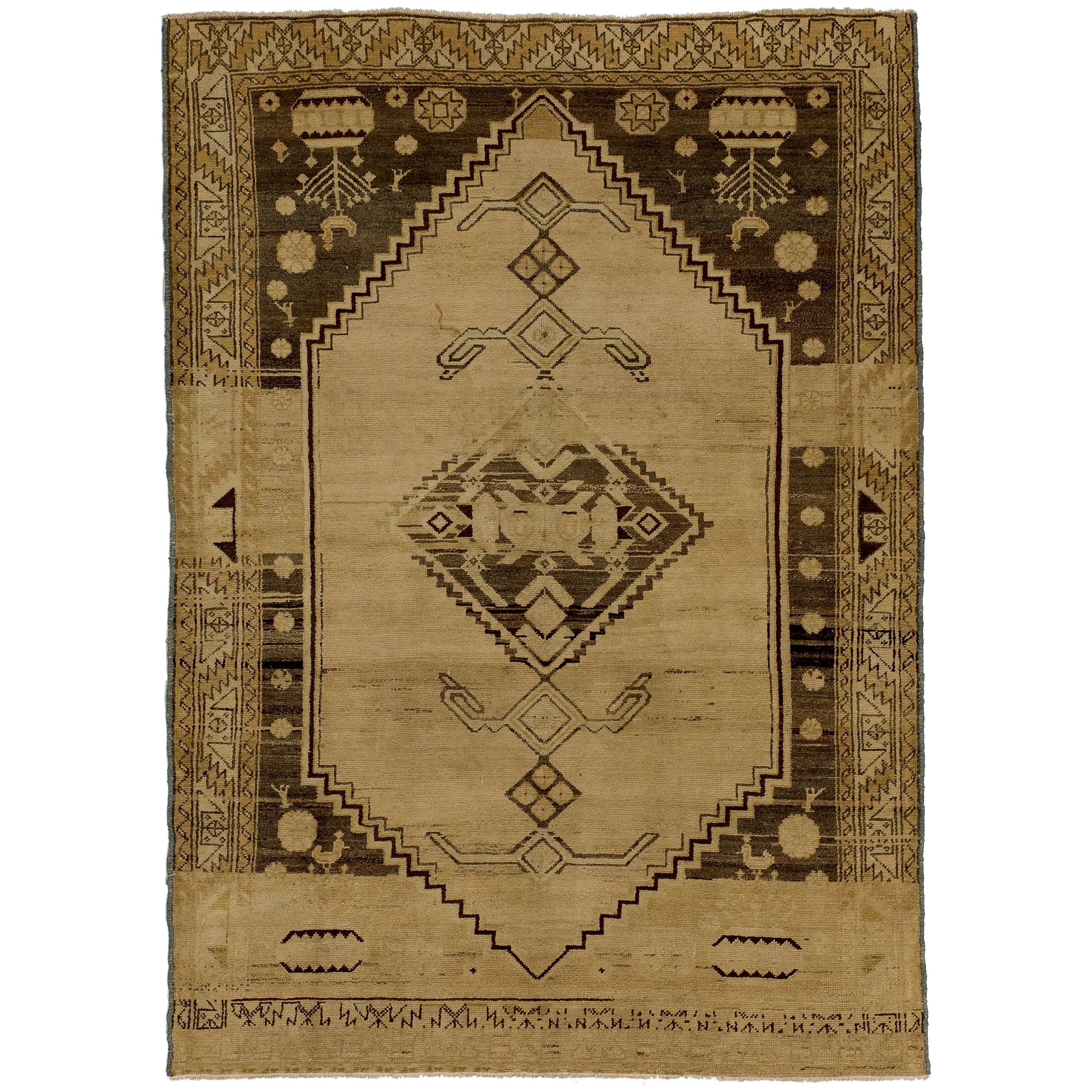 Antique Persian Bibikabad Rug with Geometric and Tribal Details For Sale