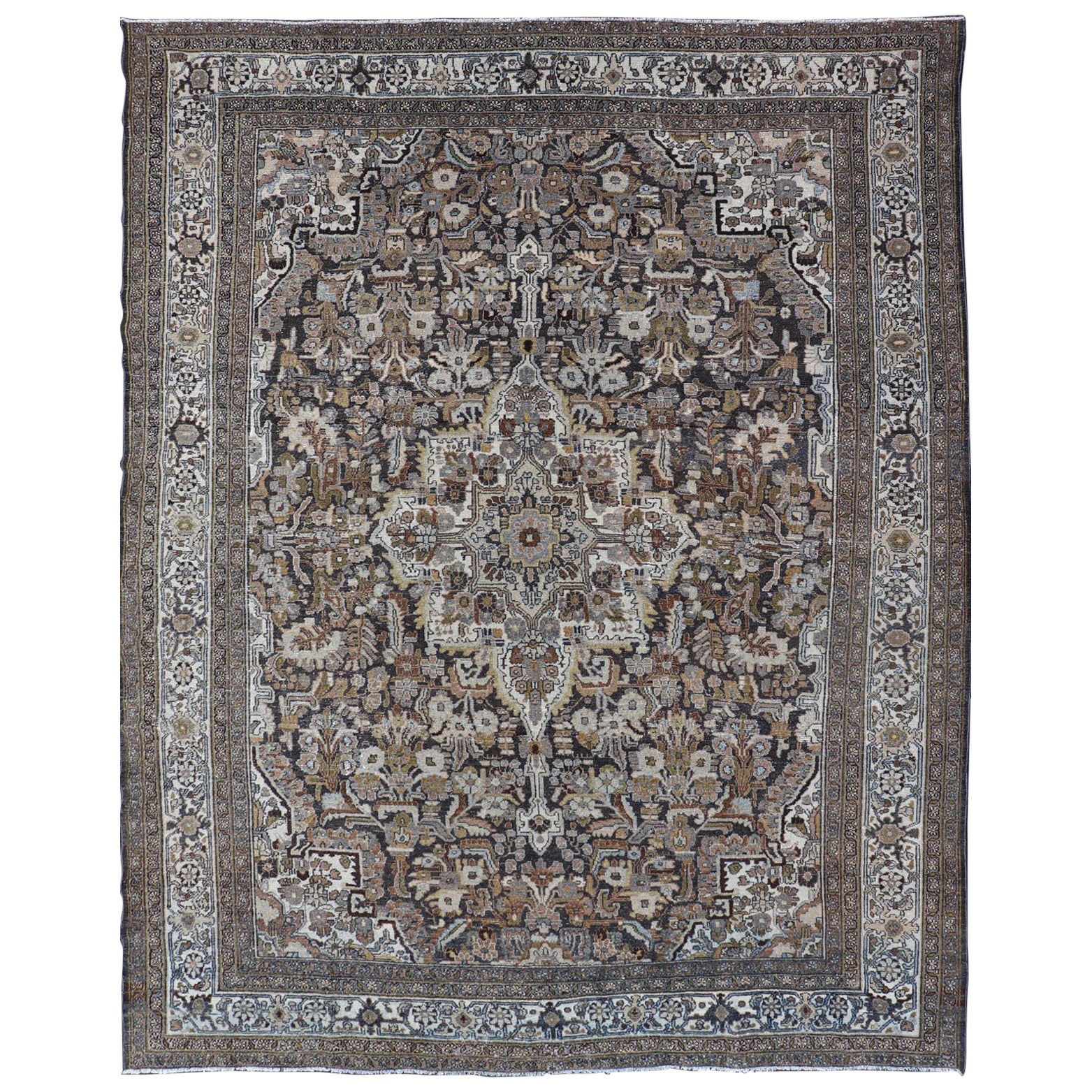 Antique Persian Bibikabad Rug with Intricate Medallion Botanical Motifs 8'6 x 11 im Angebot