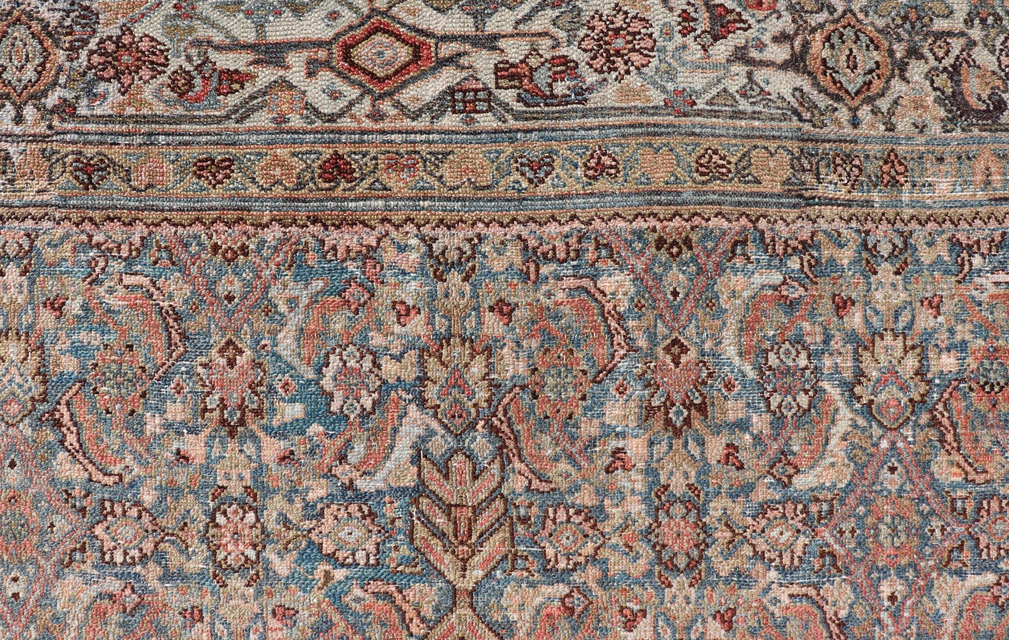 Misure: 6'9 x 6'9 
Antico tappeto persiano Bibikabad con intricato disegno floreale a medaglione 6'9 x 6'9. Keivan Woven Arts/ tappeto/AVI-0805, paese d'origine/tipo: Iran / Bibikabad, circa 1900.

Questo squisito tappeto antico persiano Bibikabad è