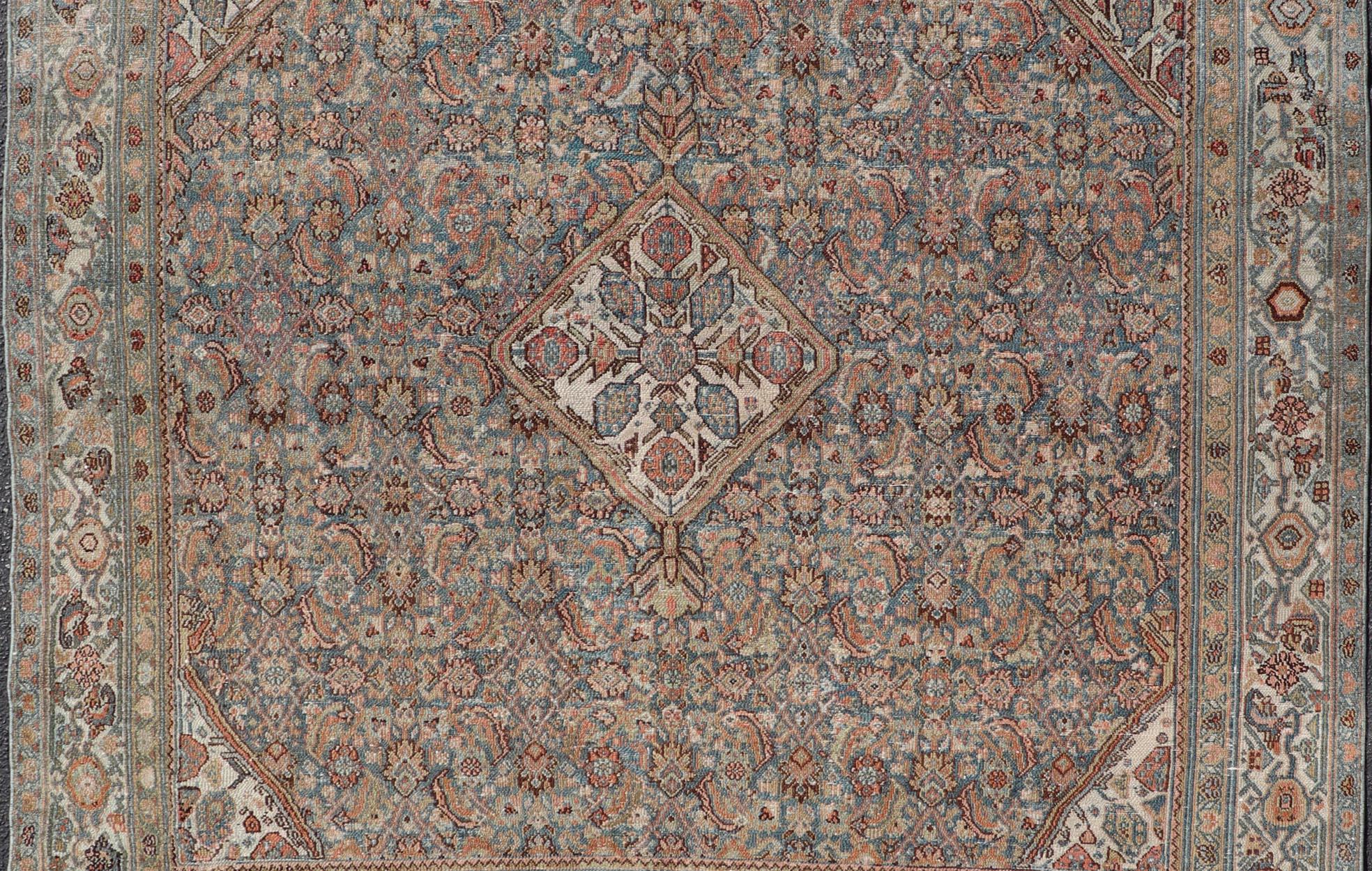 Persiano Antico tappeto persiano Bibikabad con intricato disegno floreale a medaglione 6'9 x 6'9 in vendita