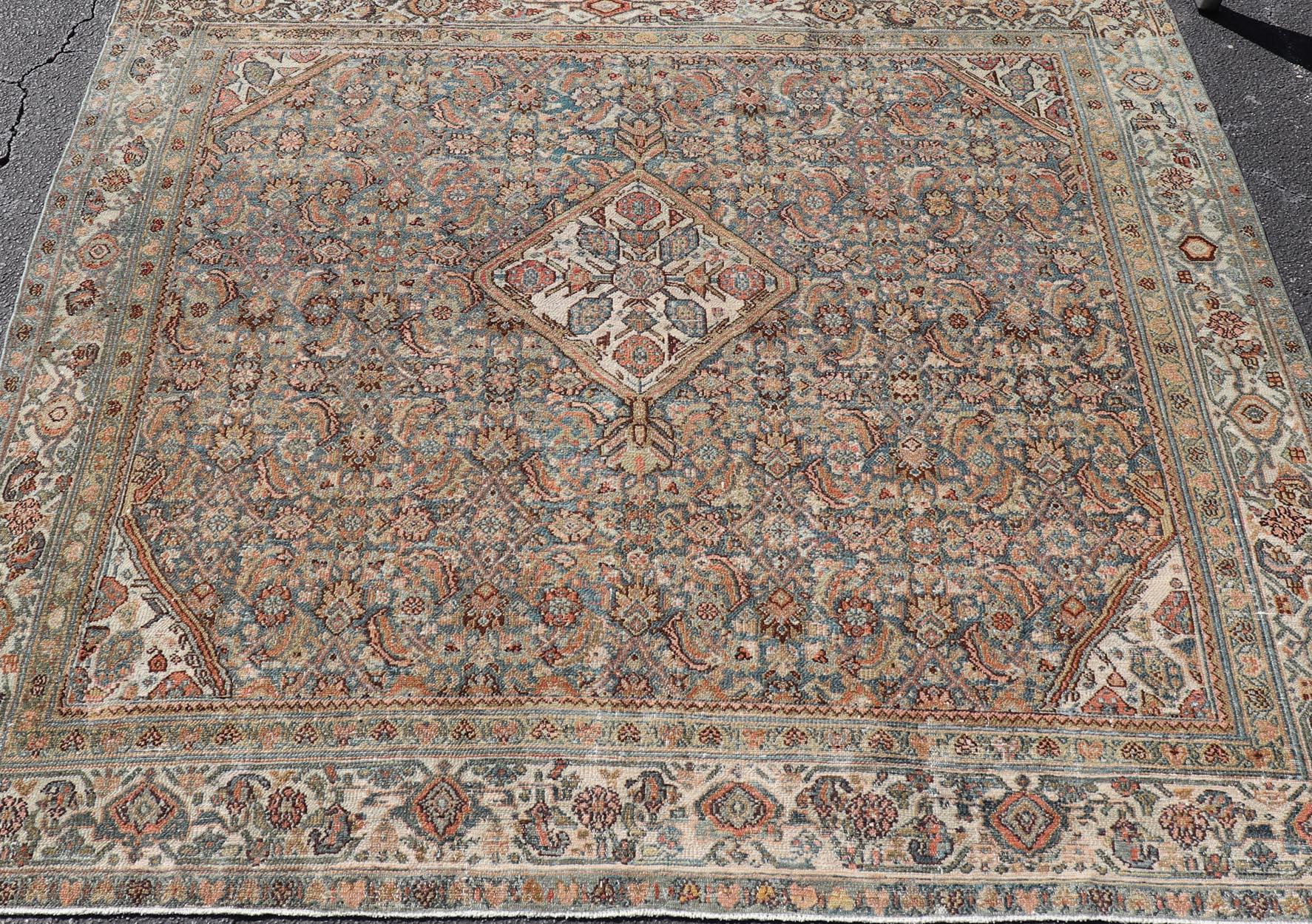 Lana Antico tappeto persiano Bibikabad con intricato disegno floreale a medaglione 6'9 x 6'9 in vendita