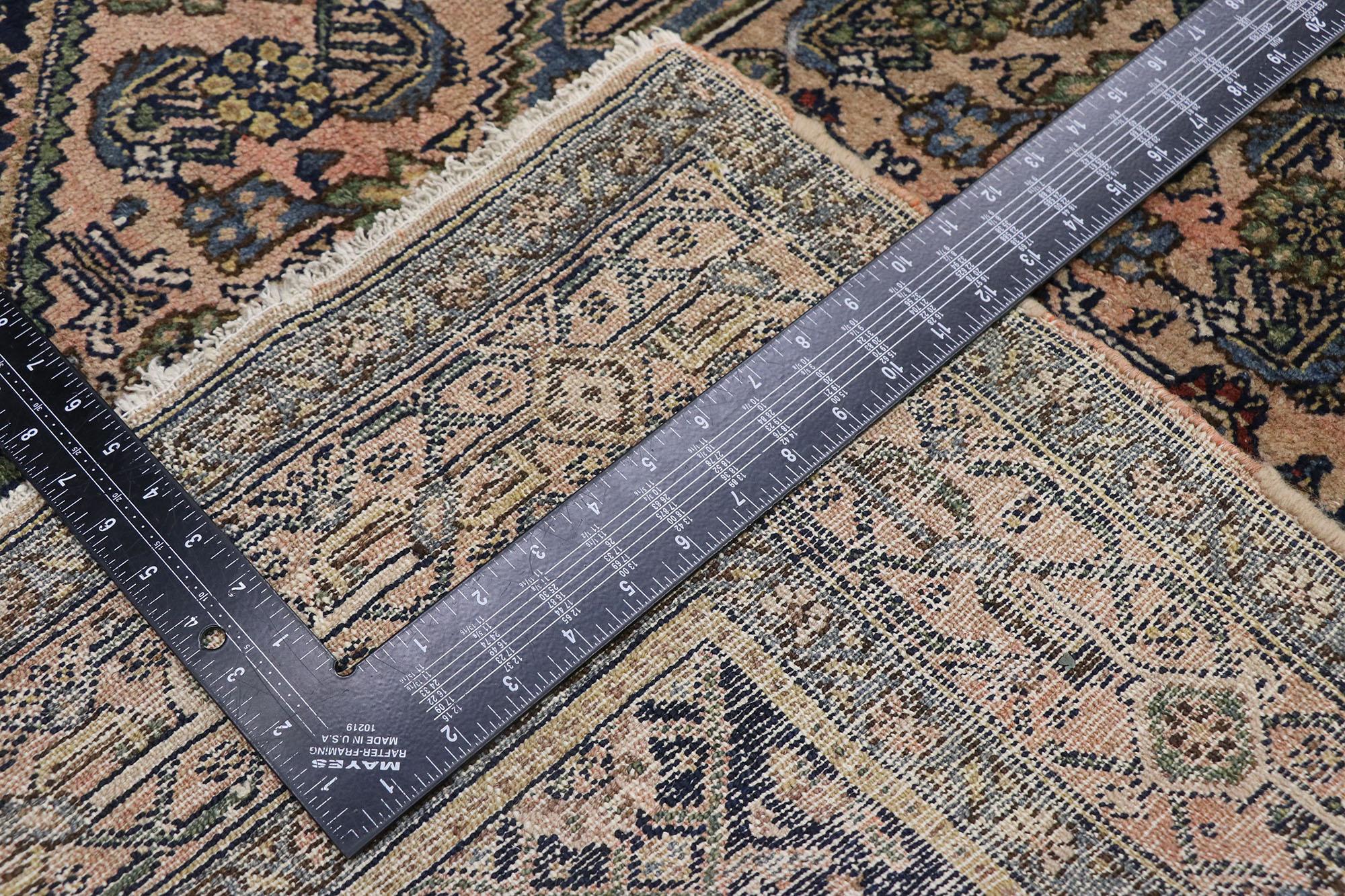 Antiker persischer Bibikabad-Teppich im viktorianischen Stil (Handgeknüpft) im Angebot