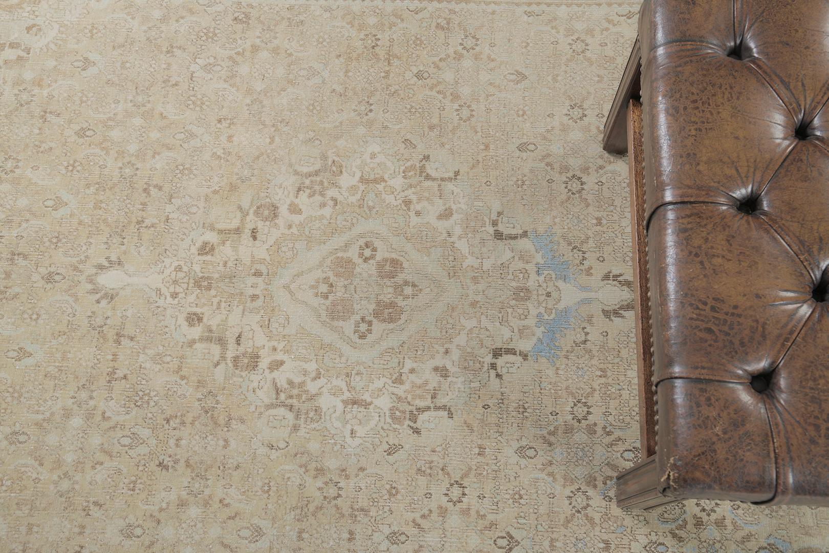 Antiker persischer Bidjar von Mehraban Teppiche im Zustand „Gut“ im Angebot in WEST HOLLYWOOD, CA
