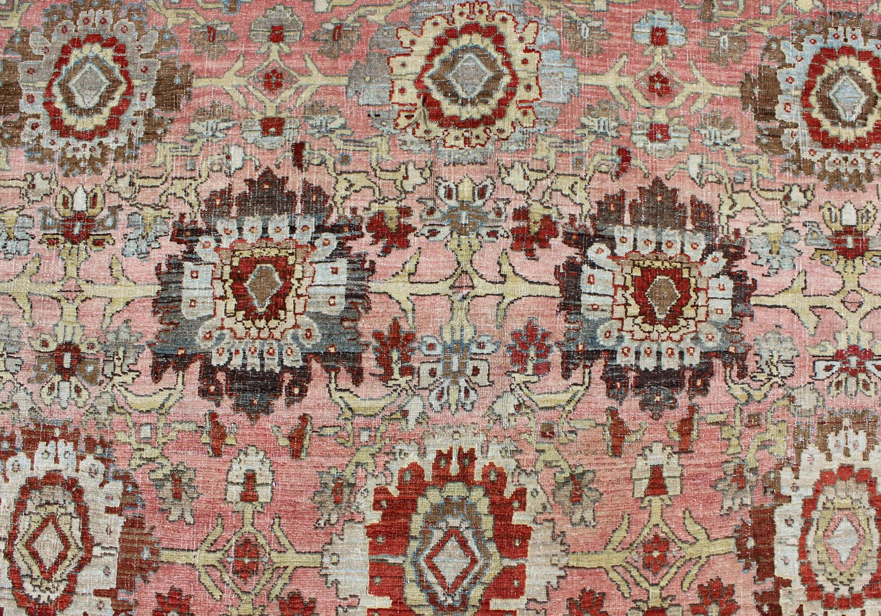 Tapis persan ancien Bidjar avec motif sur toute sa surface en rose clair et bleu clair en vente 4