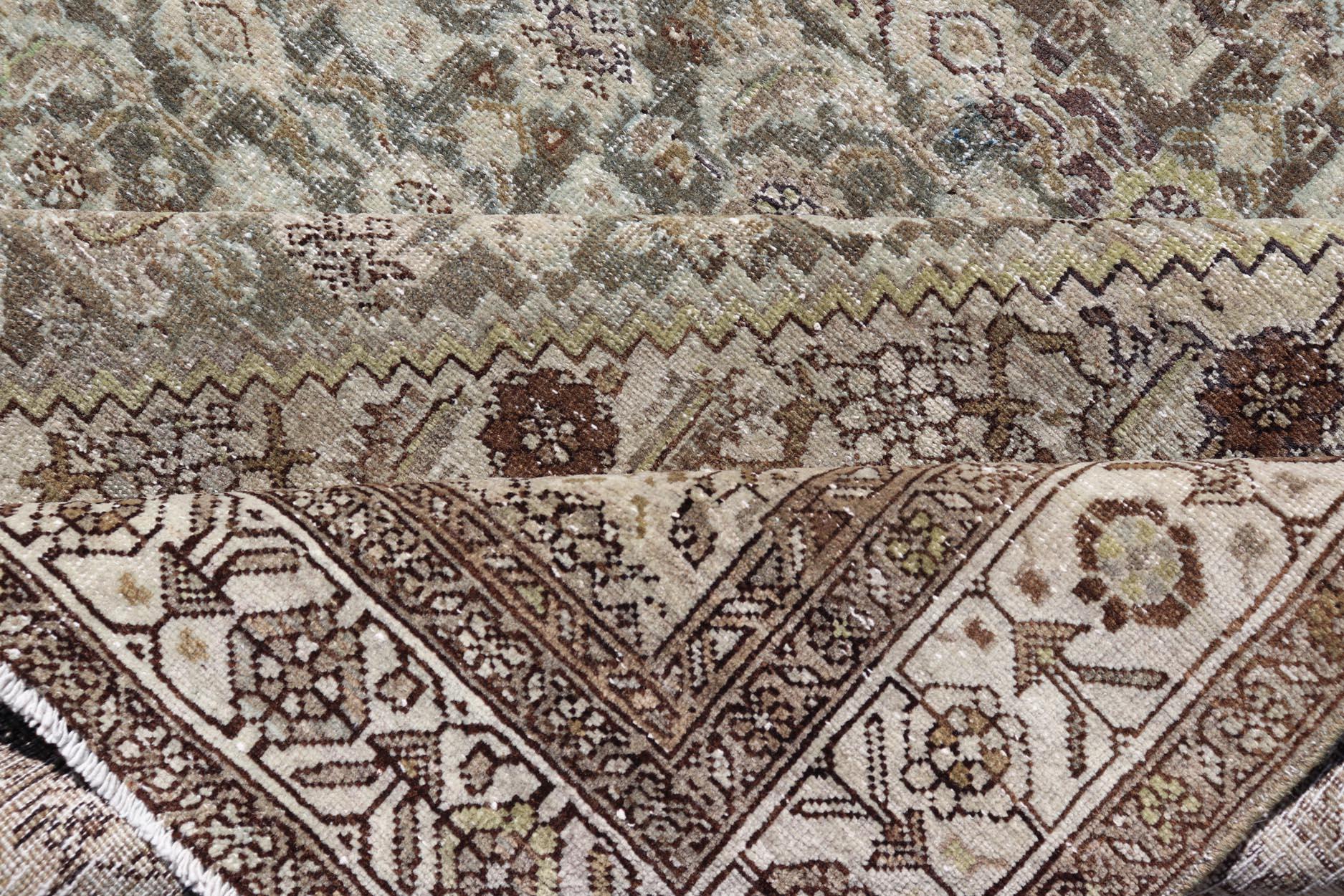 Antiker persischer Bidjar-Galerie-Teppich aus Bidjar mit detaillierten geometrischen Mustern   6'4 x 15' im Angebot 3
