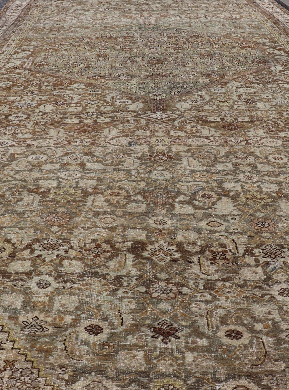 Antiker persischer Bidjar-Galerie-Teppich aus Bidjar mit detaillierten geometrischen Mustern   6'4 x 15' im Angebot 5