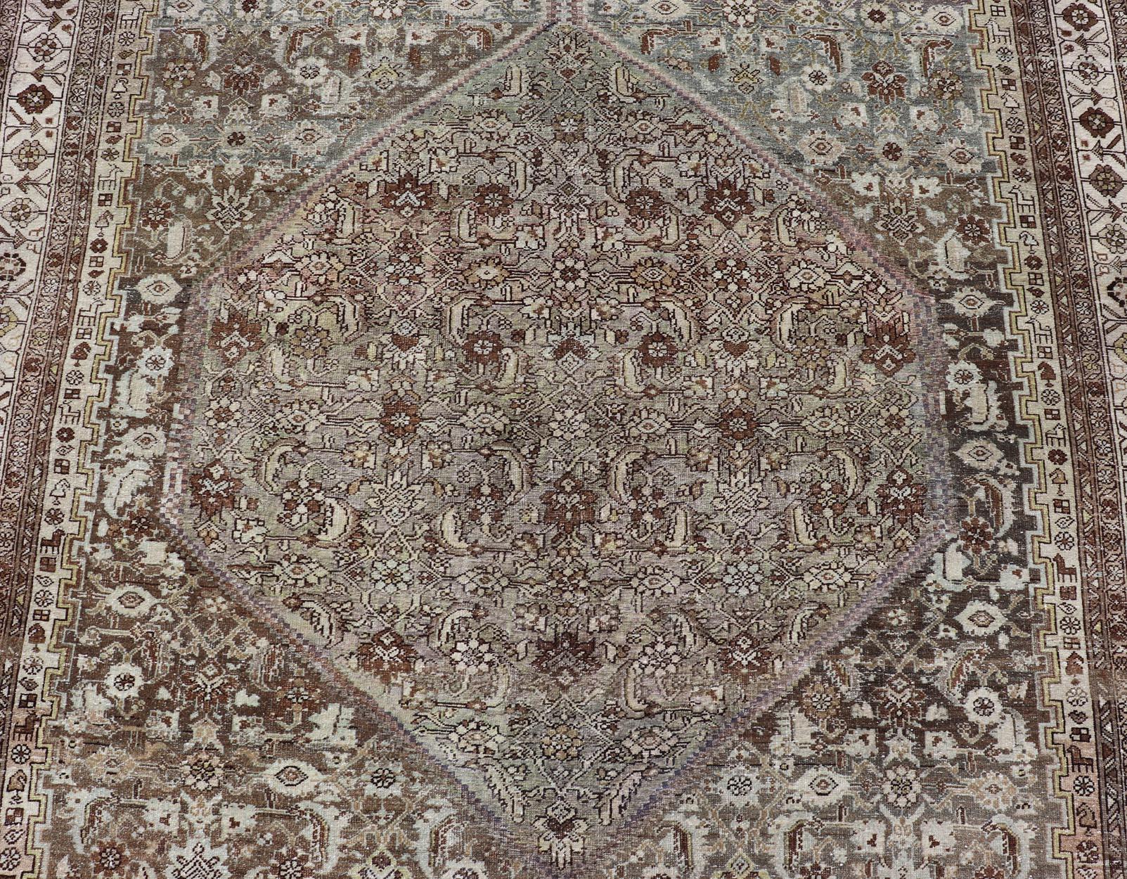 Antiker persischer Bidjar-Galerie-Teppich aus Bidjar mit detaillierten geometrischen Mustern   6'4 x 15' im Angebot 7