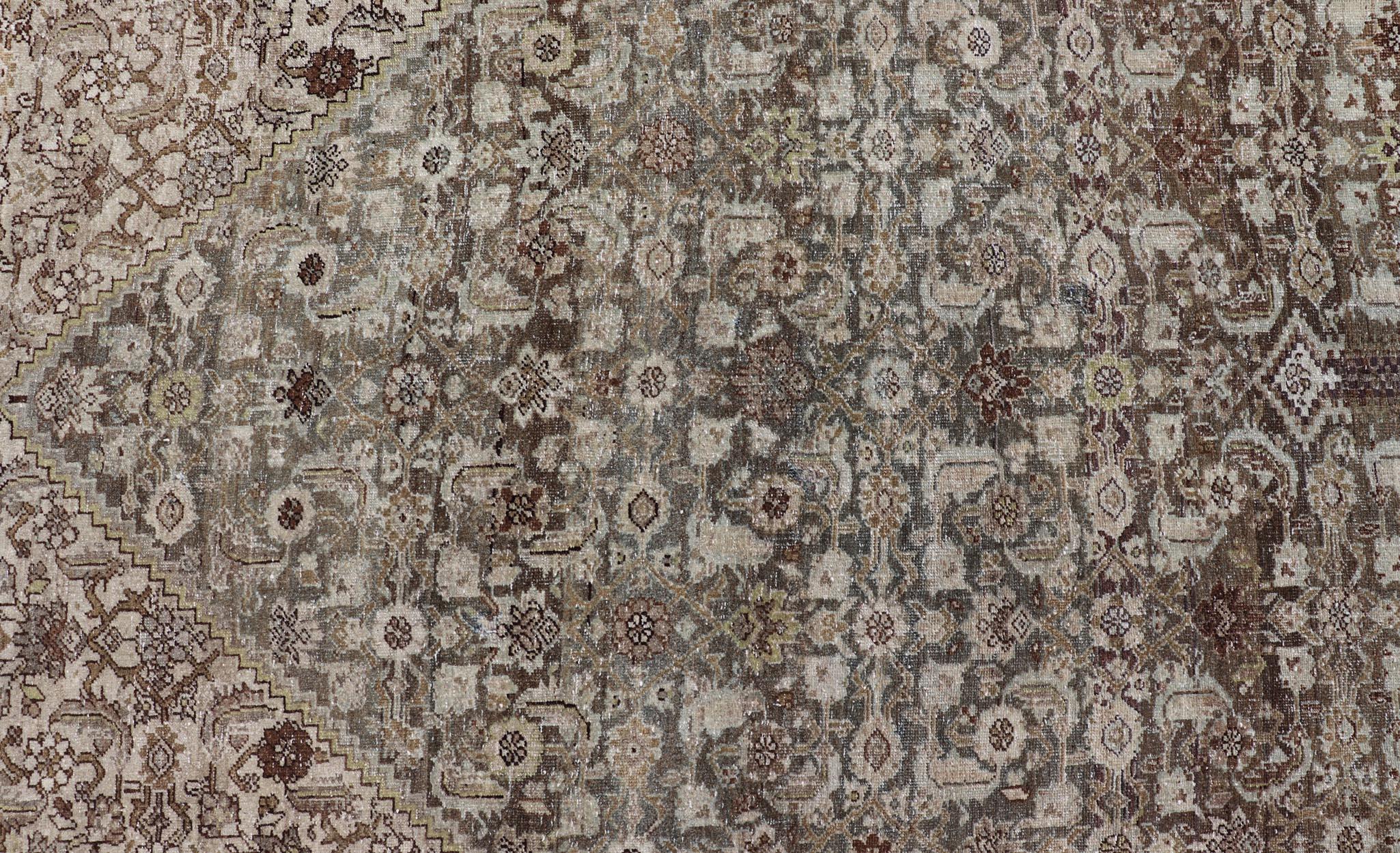 Antiker persischer Bidjar-Galerie-Teppich aus Bidjar mit detaillierten geometrischen Mustern   6'4 x 15' (Malayer) im Angebot