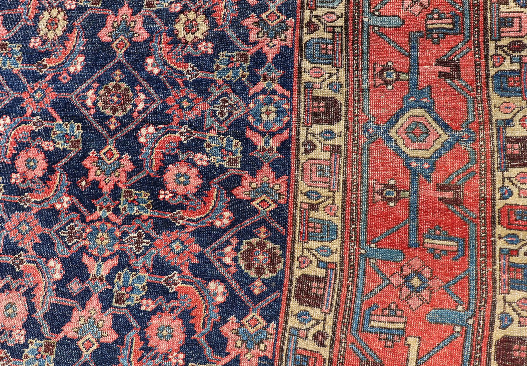 Antiker persischer Bidjar Gallery Teppich mit Marinefeld und roten Geometrien 6'3 x 12'9 (Handgeknüpft) im Angebot