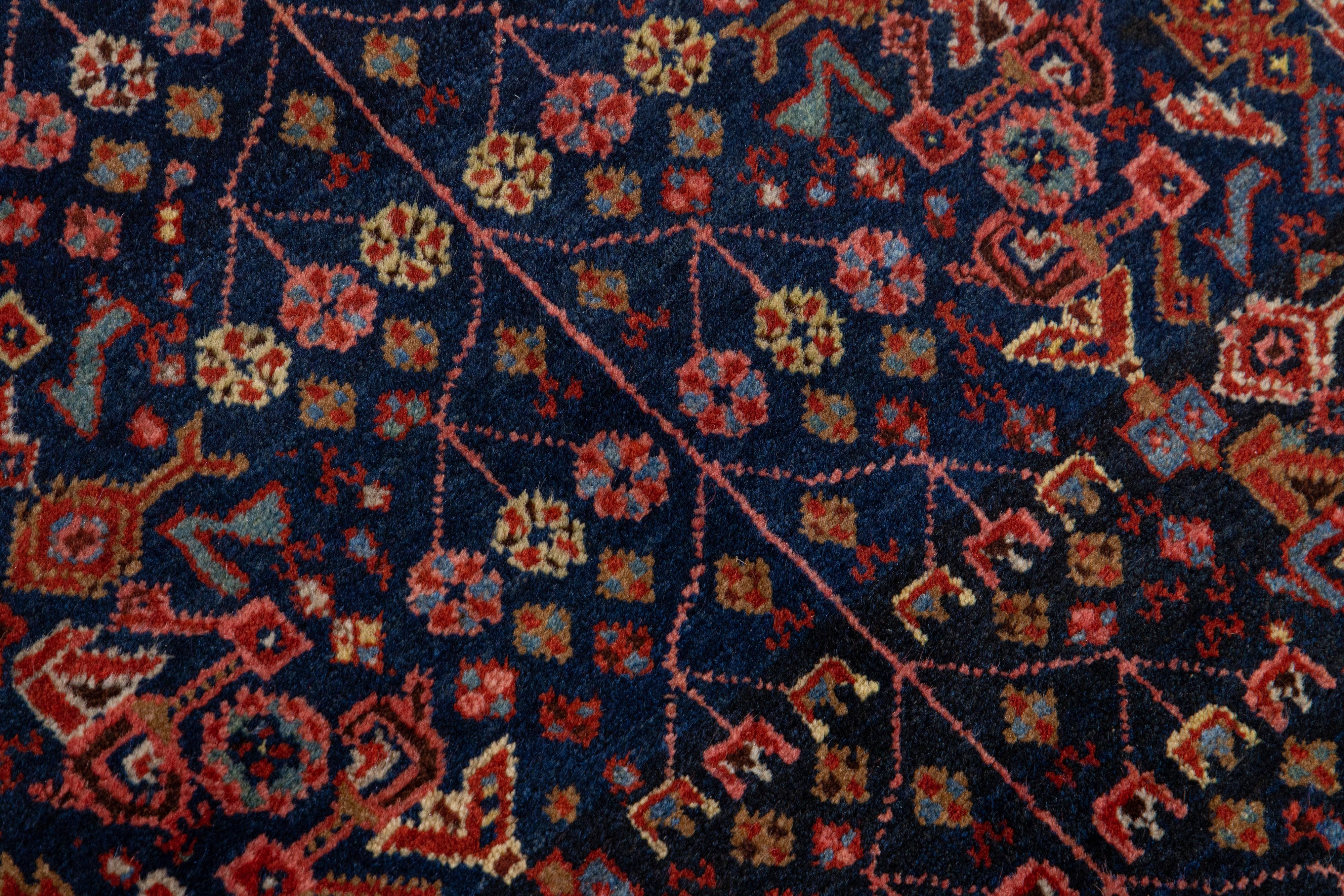 Perse Ancien tapis persan Bidjar en laine bleue à motifs intégraux fait à la main en vente