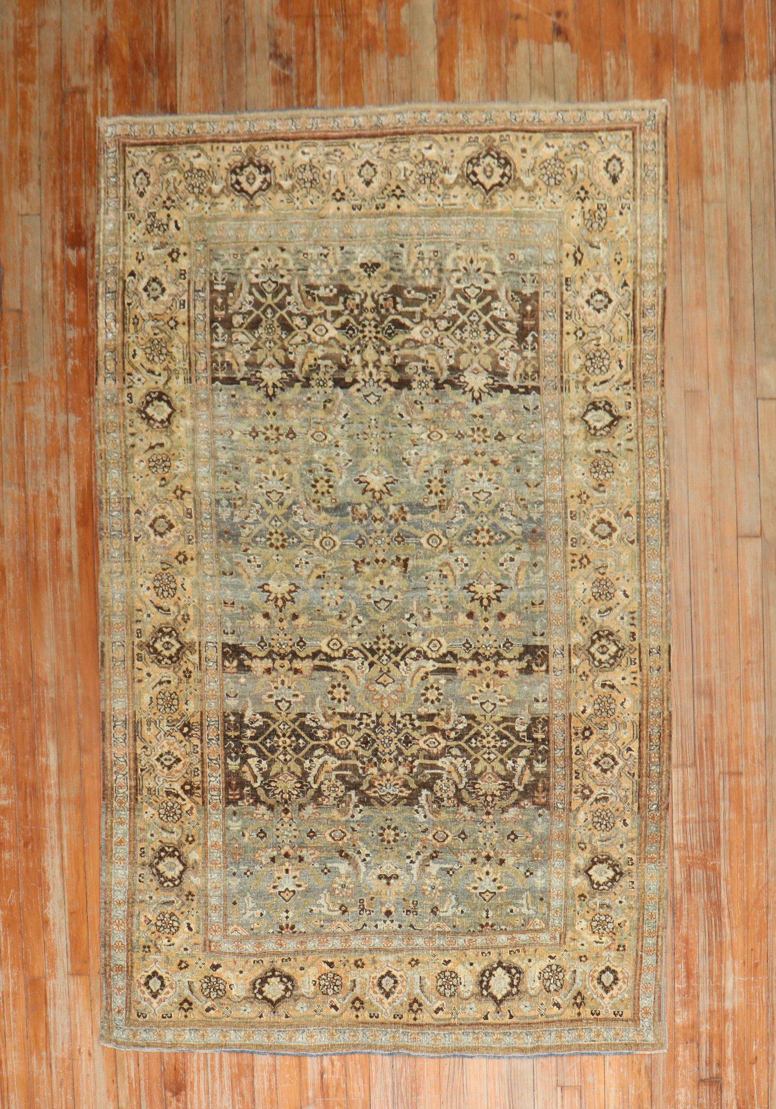 Early 20th-century Persian Bidjar rug.

Measures: 4'7'' x 7'2''.

