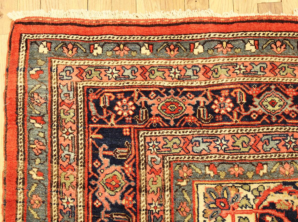 Tapis persan ancien Bidjar Oriental, de taille normale, avec médaillon central en vente 3