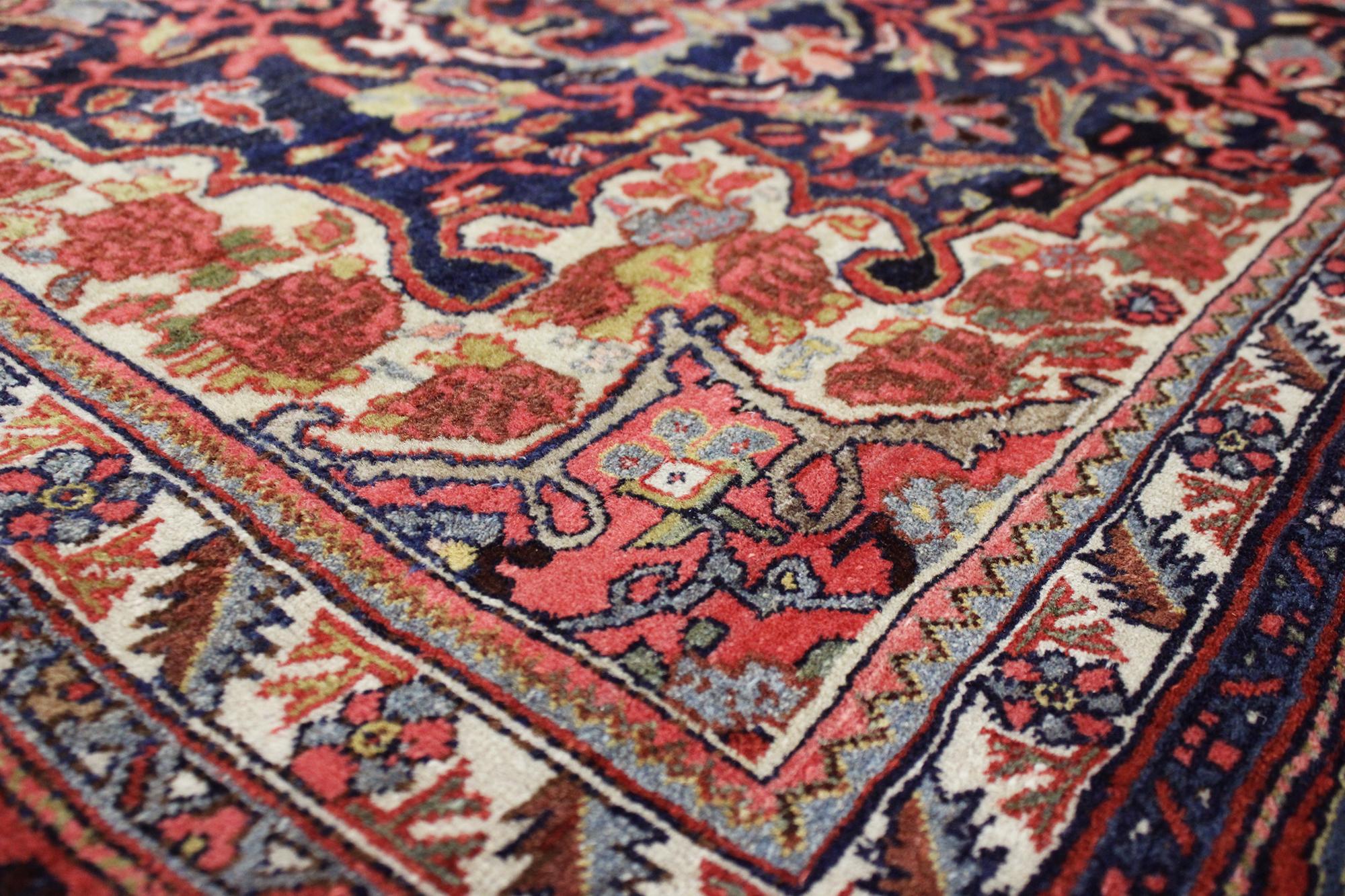 Antique Persian Bidjar Oriental Rug, in Room Size, with Central Medallion For Sale 5