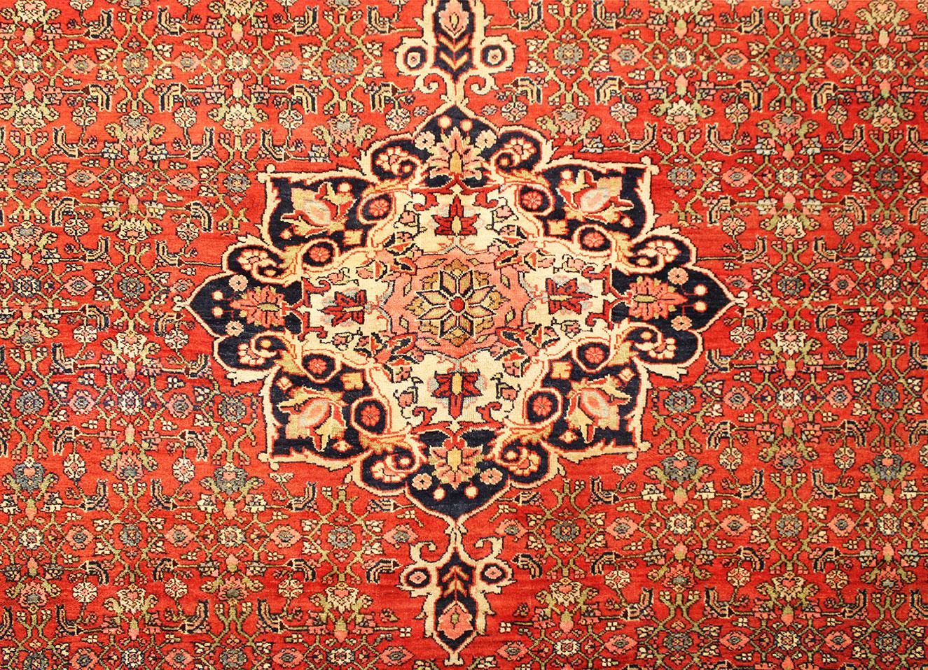 Antique Persian Bidjar Oriental Rug, in Room size, with Central Medallion For Sale 1