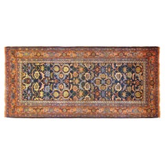 Antiker persischer Bidjar- orientalischer Teppich, in Läufergröße, mit Blumenelementen