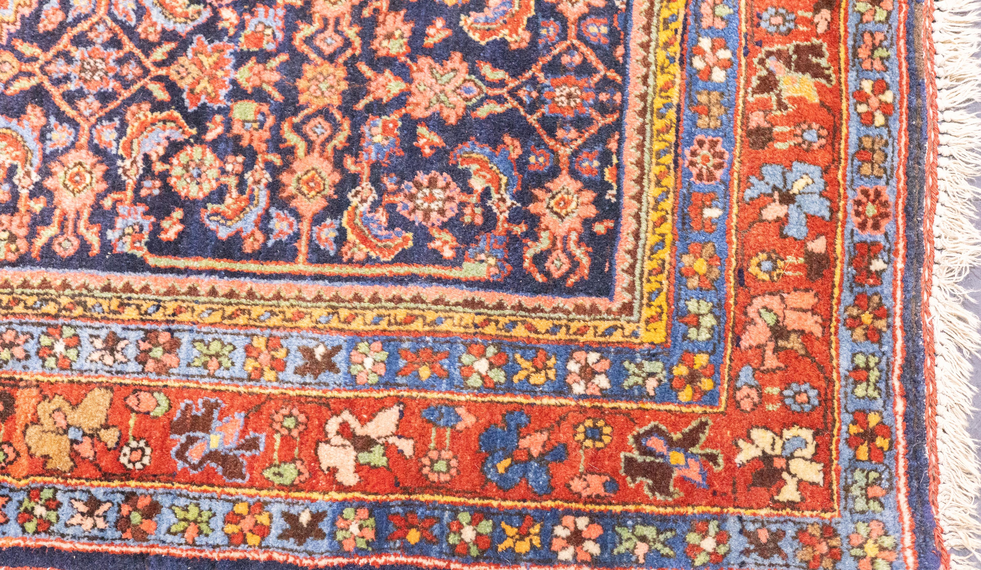 Antiker persischer Bidjar-Teppich 3'8'' x 5'2'' im Zustand „Gut“ im Angebot in New York, NY