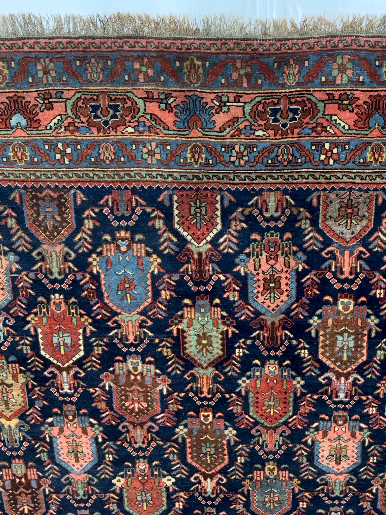 Antiker persischer Bidjar-Teppich 4'10