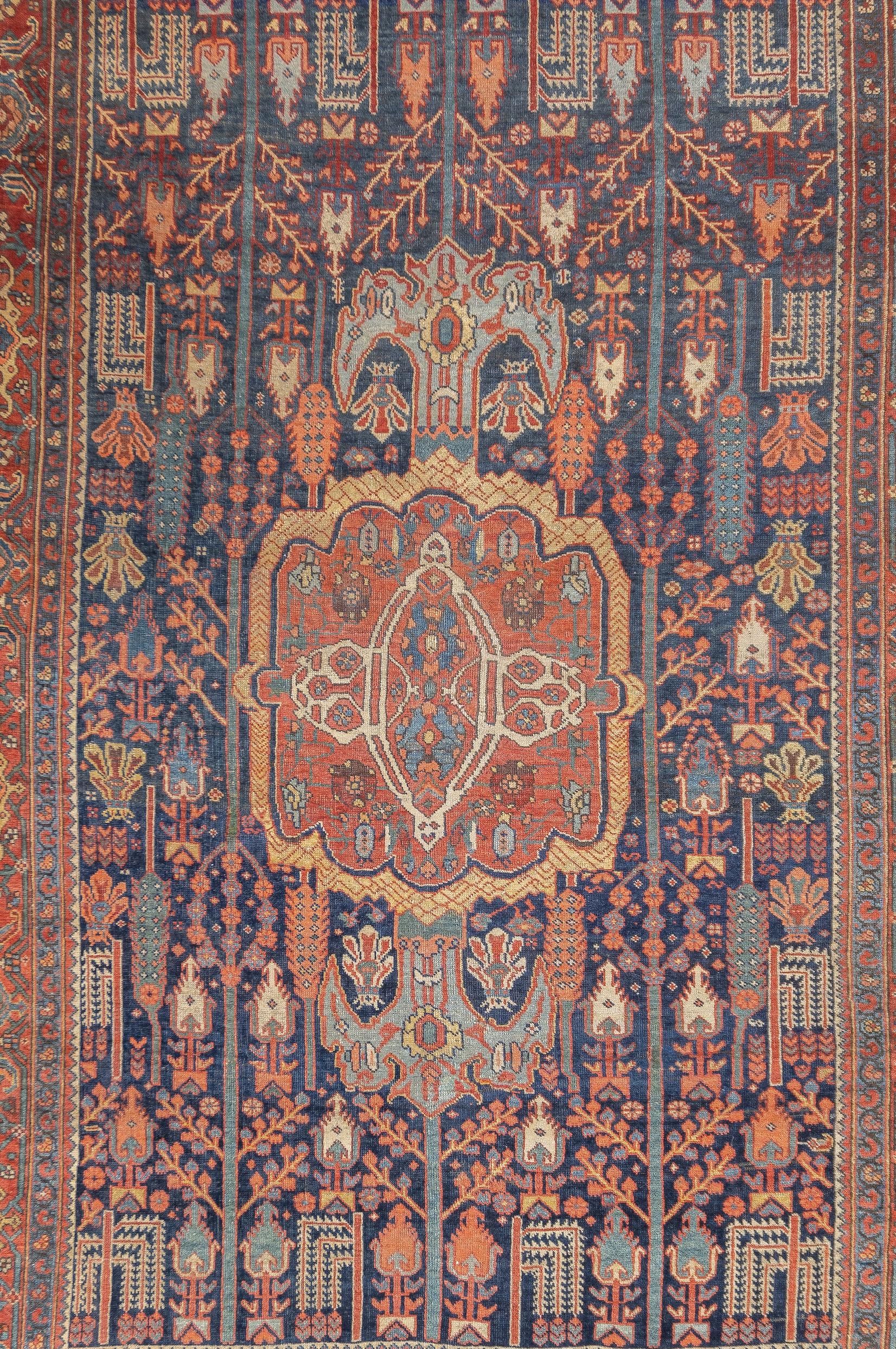 Antiker persischer Bidjar-Teppich 4'7'' x 7'1'' (Persisch) im Angebot