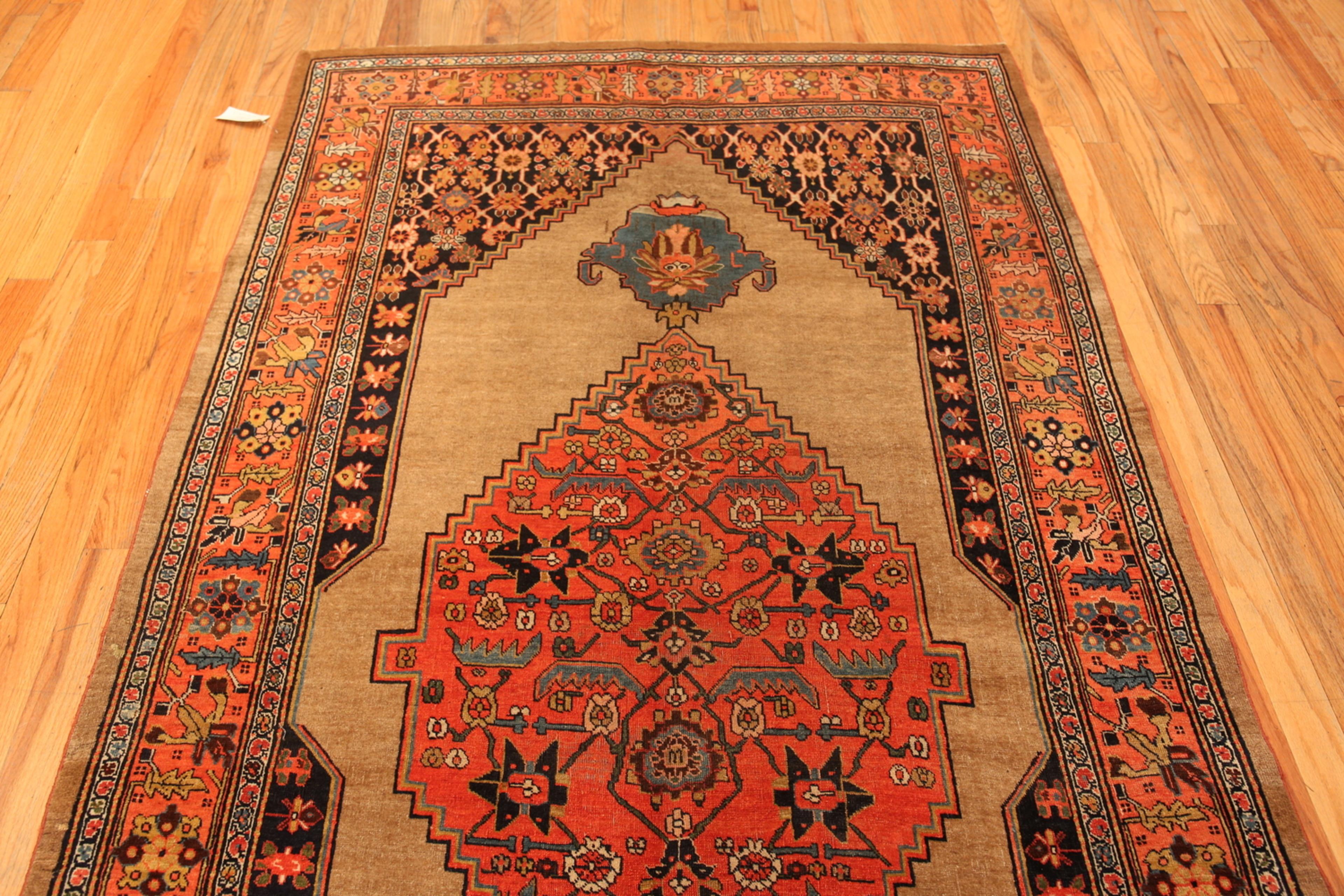 20th Century Antique Persian Bidjar Rug. 5 ft 6 in x 10 ft 3 in For Sale