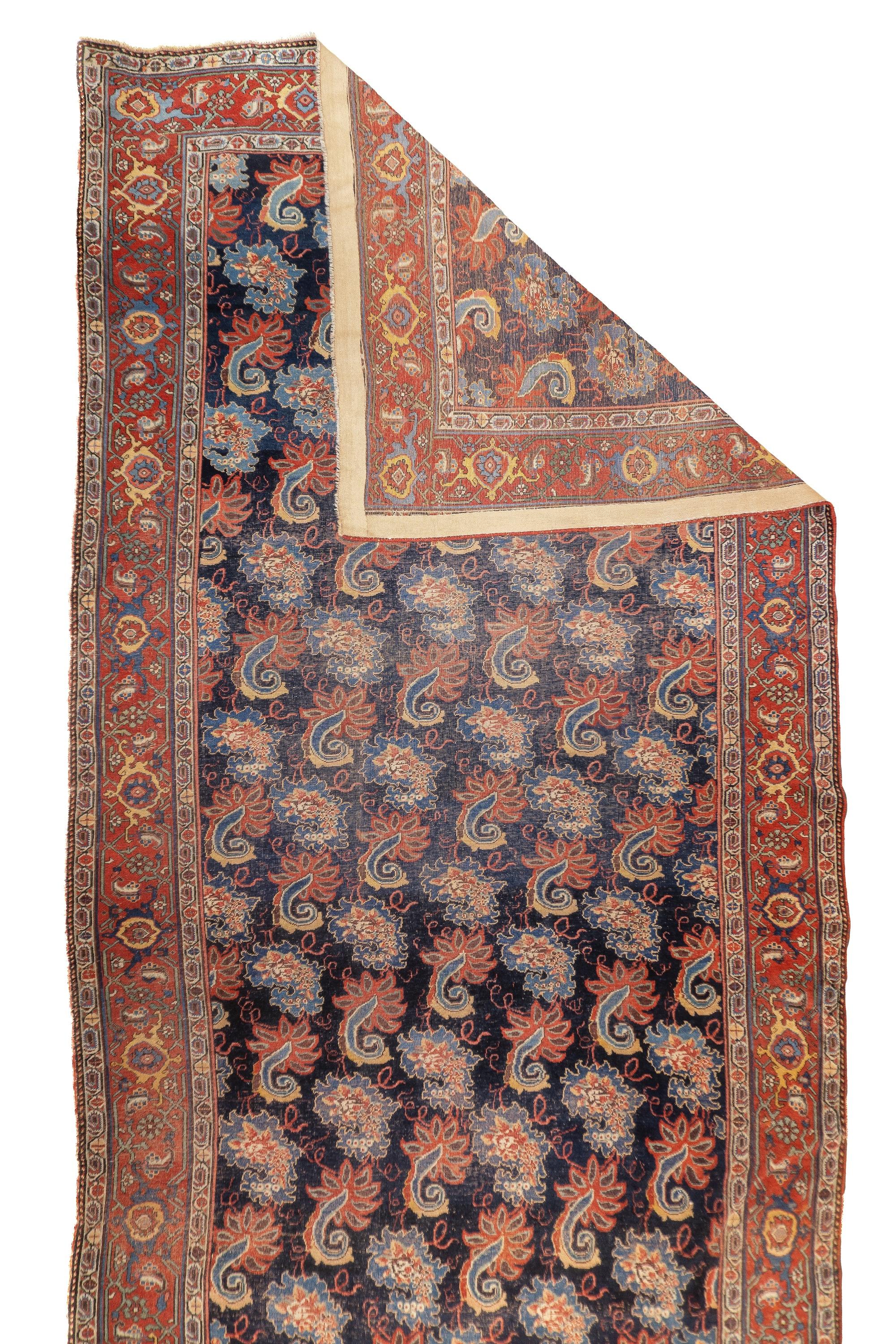 Antiker persischer Bidjar-Teppich 7'1'' x 13'7''. Kurdische Teppiche der namensgebenden Stadt und ihrer Umgebung, oft in Zimmer- oder größeren Formaten. Vor 1920 ausschließlich Wolle, danach Baumwollkettfäden. Medaillon und Allover-Muster. Schwer
