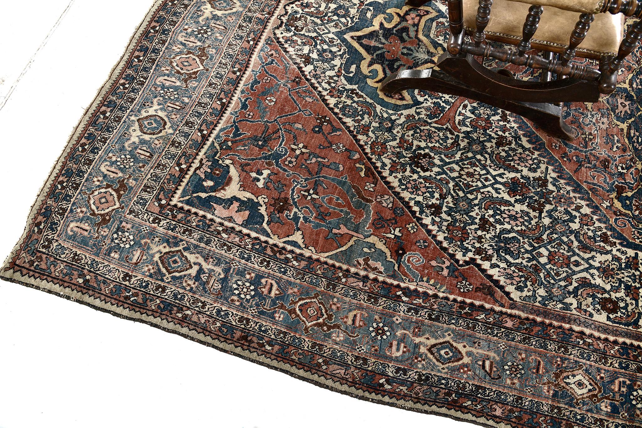 Antique Persian Bidjar Rug In Good Condition For Sale In WEST HOLLYWOOD, CA