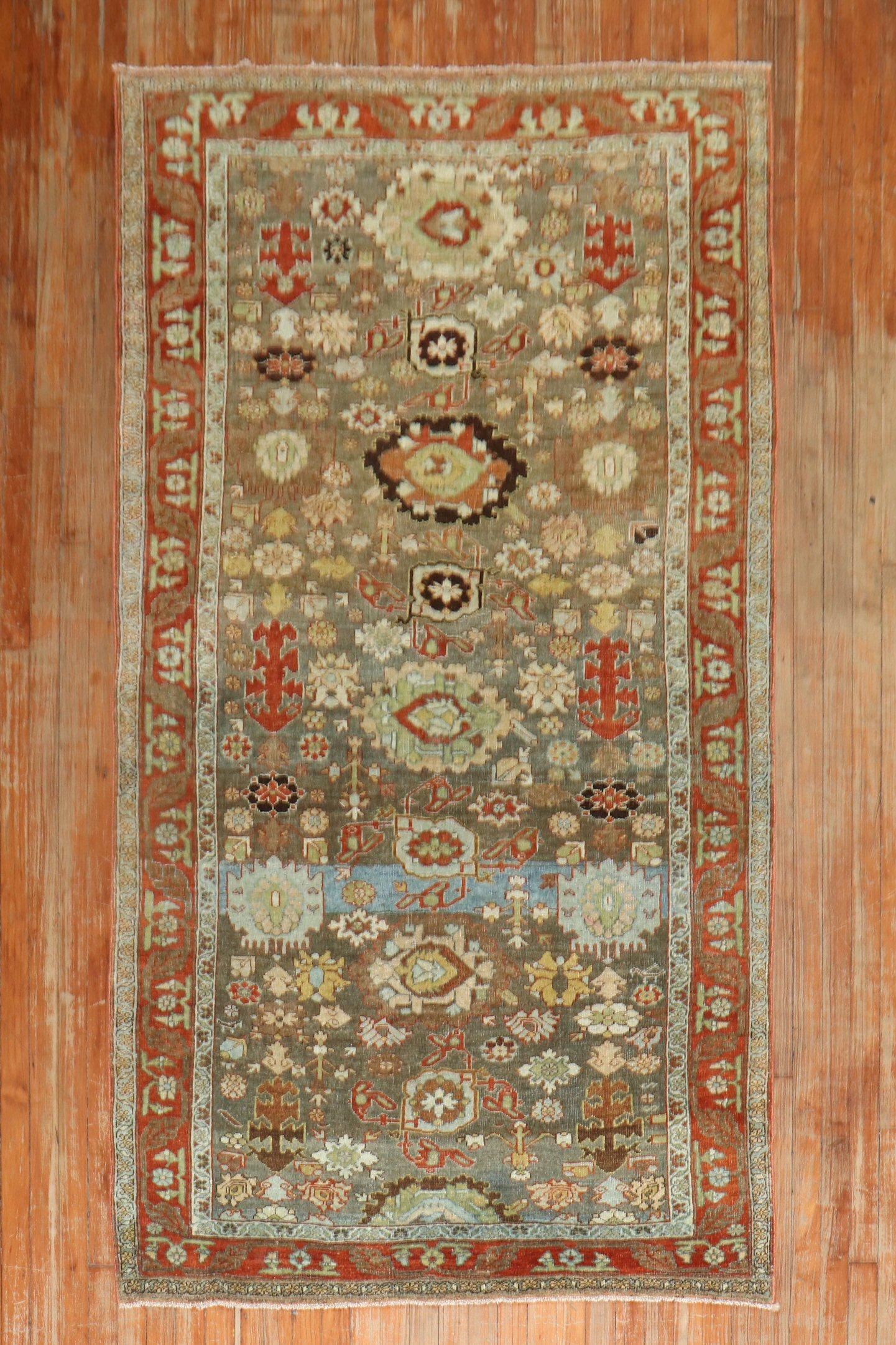 Antique Persian Bidjar Rug In Good Condition For Sale In New York, NY