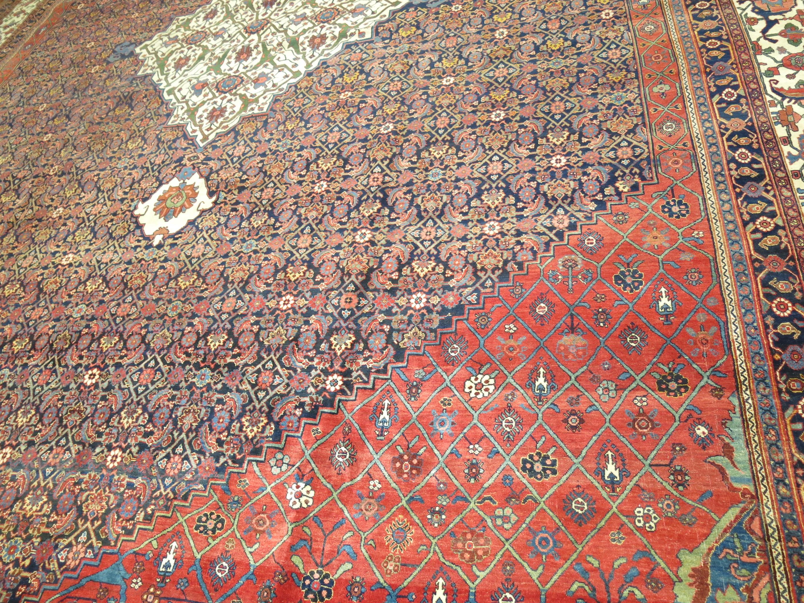 Antiker persischer Bidjar-Teppich (20. Jahrhundert) im Angebot