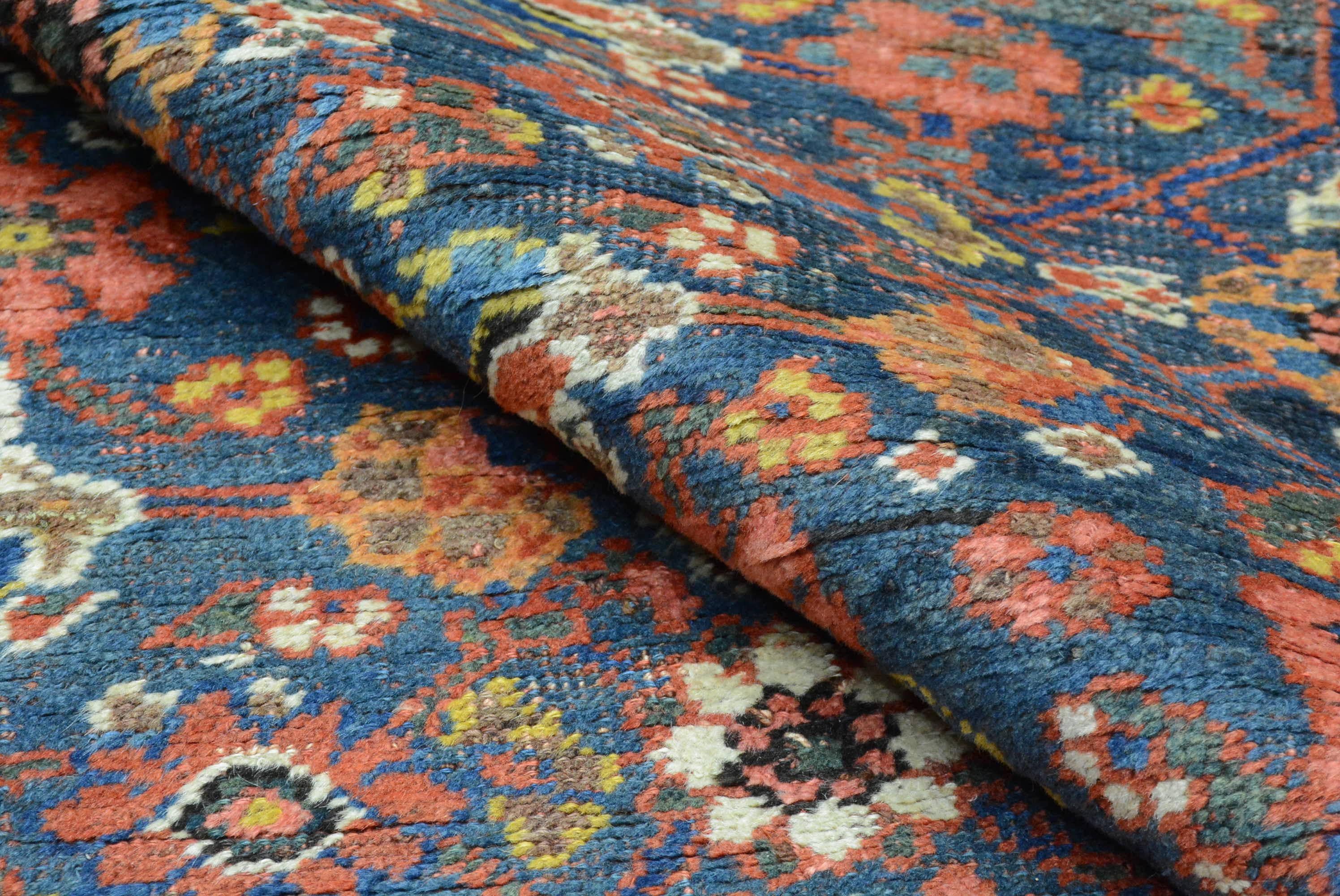 Antiker persischer Bidjar-Teppich im Angebot 1