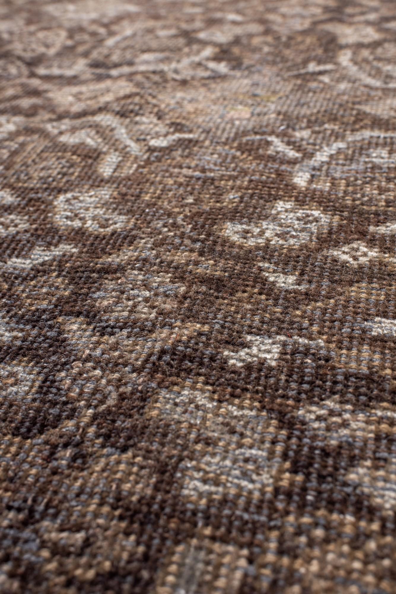Tapis persan antique Bidjar dans les tons bruns et taupe Bon état - En vente à New York, NY