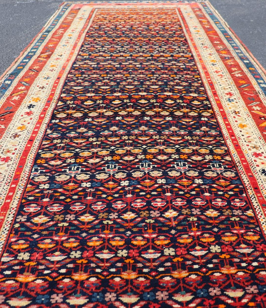 Antiker persischer Bidjar-Teppich, Marineblau und Rot, geometrisches Design, 3'7