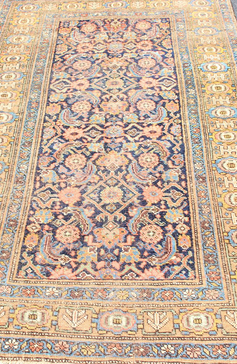 Antiker persischer Bidjar-Teppich mit Atll über Medaillon-Muster in Orange 4'6 x 7'8 im Angebot 2
