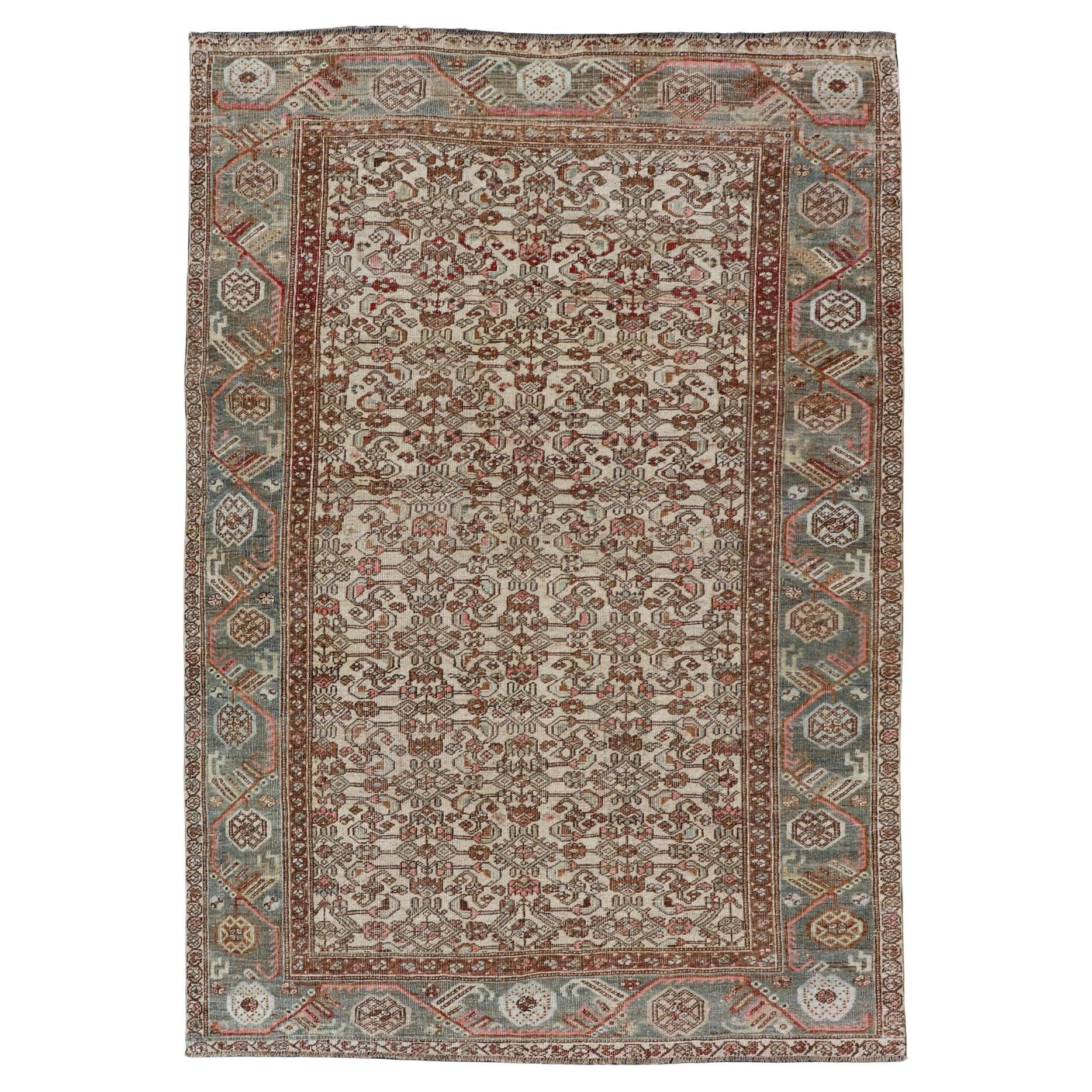 Antico tappeto persiano Bidjar con un fitto disegno Herati all-over  4'3 x 6'5