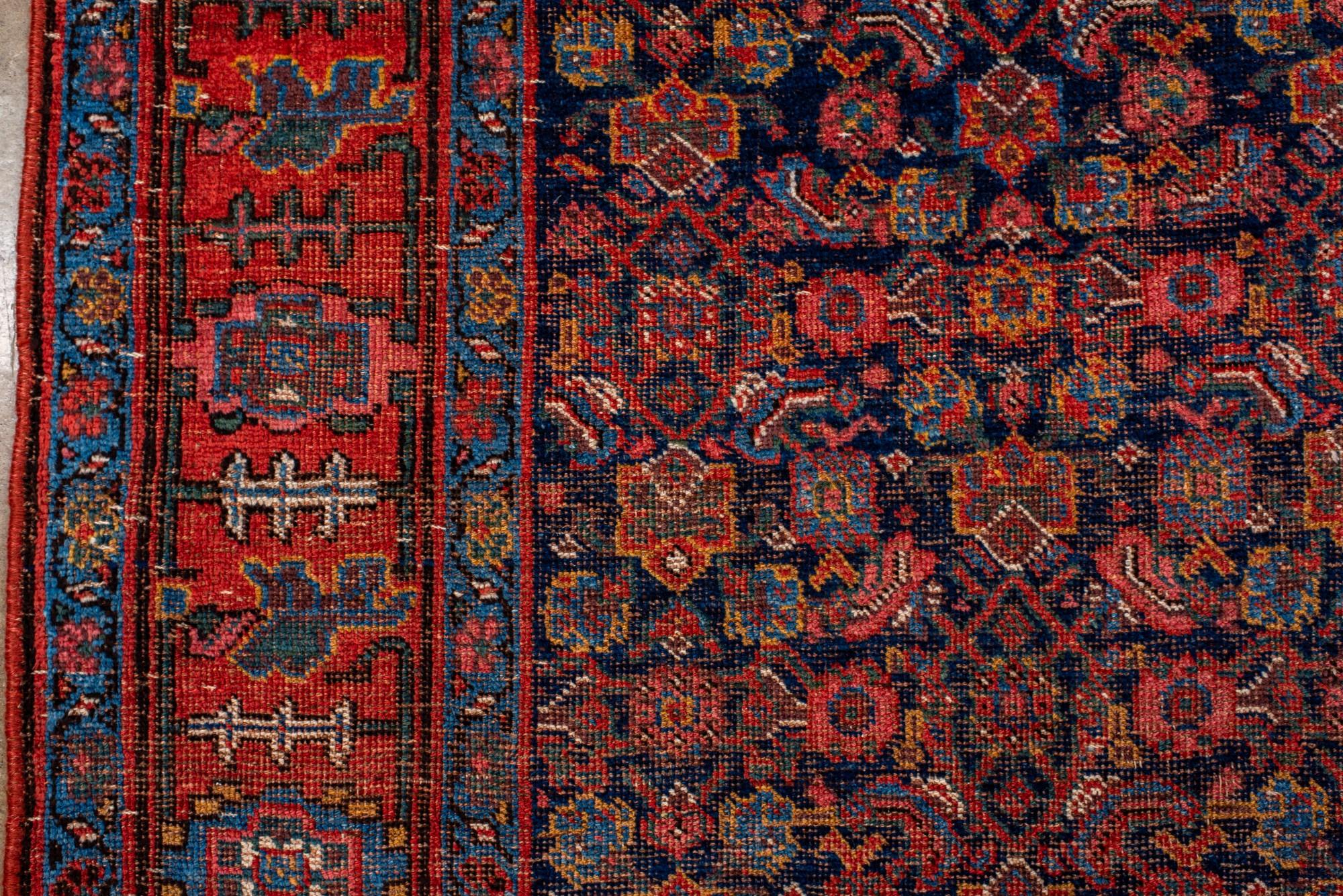 Antique Persian Bidjar Rug with Dense Floral Field. Bon état - En vente à New York, NY