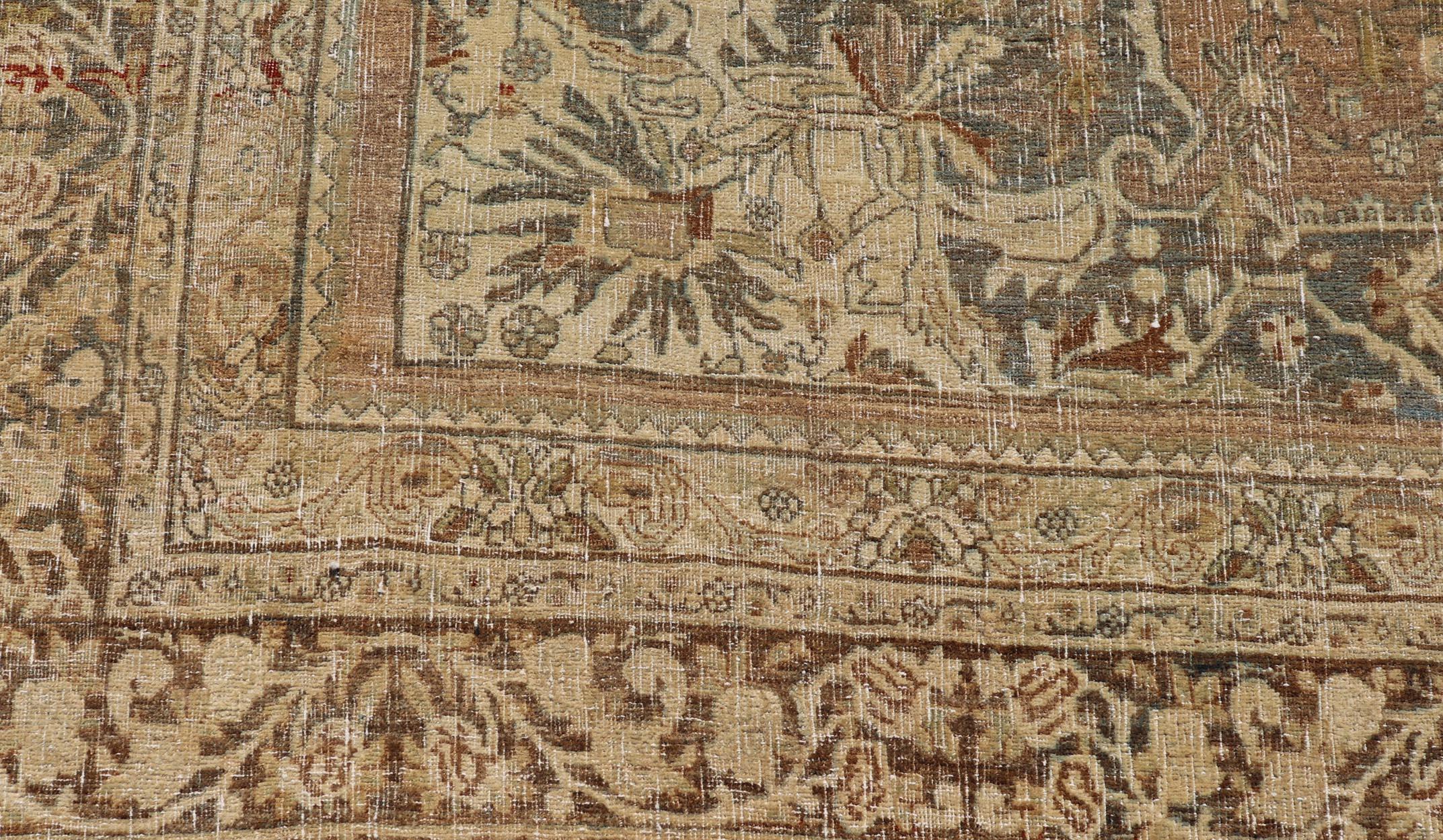 Antique Persian Bidjar Rug With Floral Medallion and Muted Blue 8'9 x 11'5 im Angebot 2