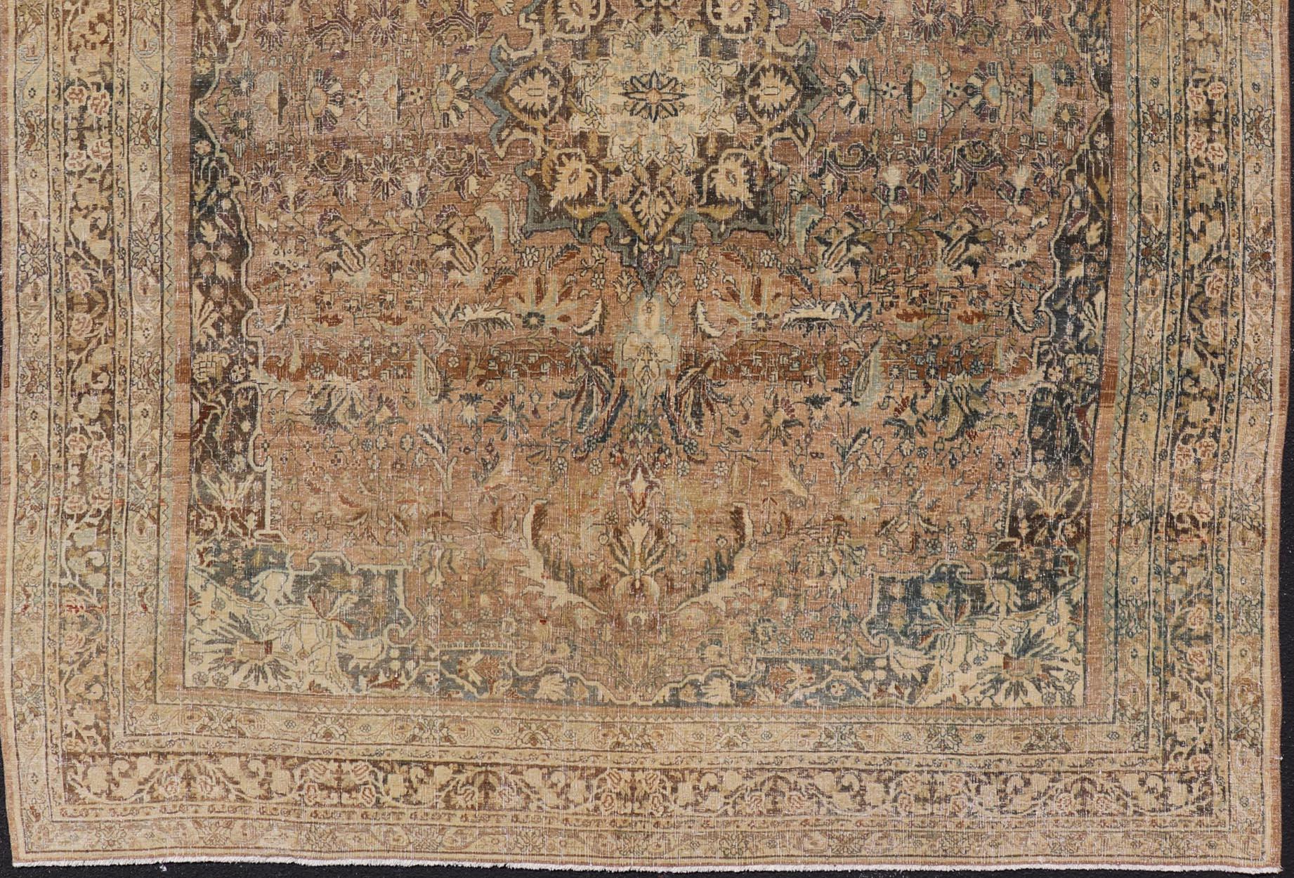Antique Persian Bidjar Rug With Floral Medallion and Muted Blue 8'9 x 11'5 im Angebot 5