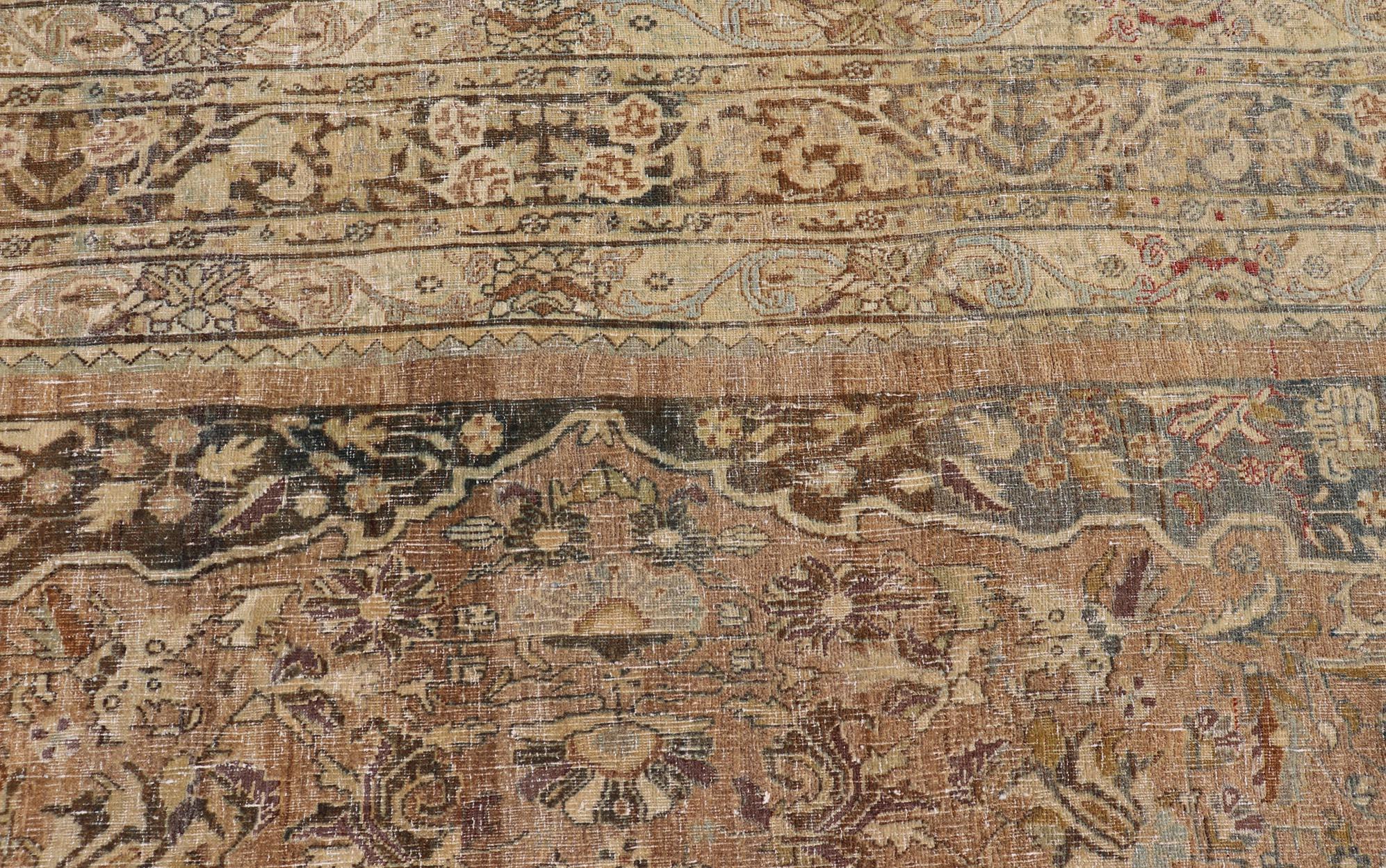 Antique Persian Bidjar Rug With Floral Medallion and Muted Blue 8'9 x 11'5 im Angebot 1