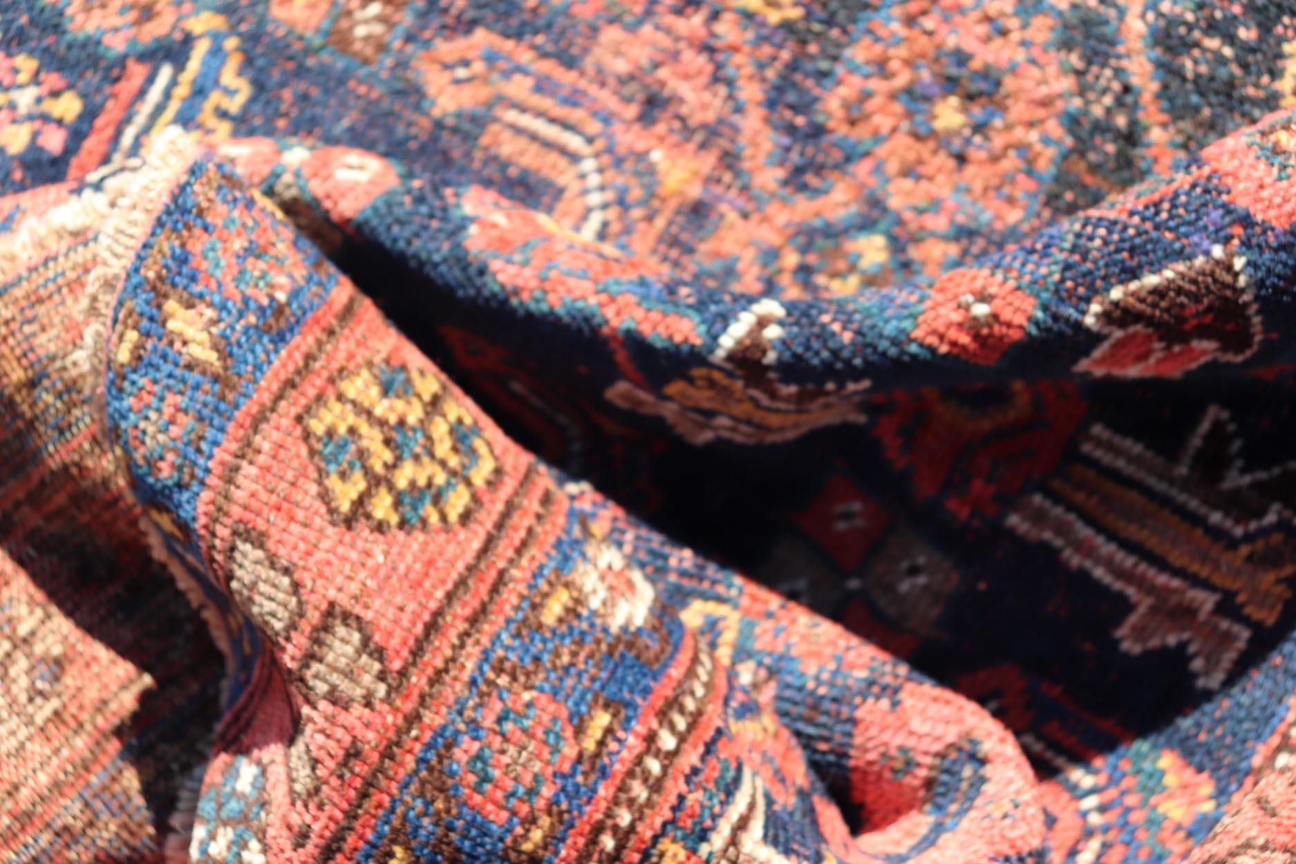Tapis persan ancien Bidjar aux motifs tribaux complexes et au bleu riche 4'4 x 7'2 en vente 4