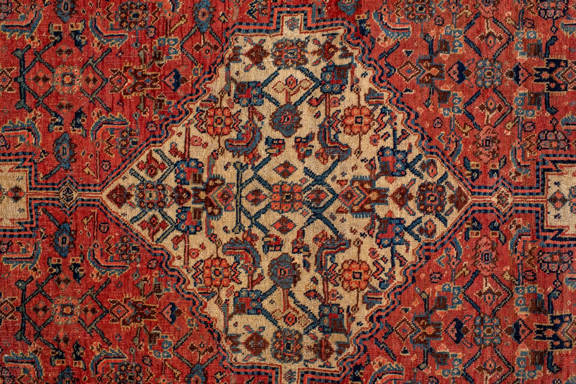 Antique Persian Bidjar Rug with Large Medallion & Floral Borders. (Handgeknüpft) im Angebot