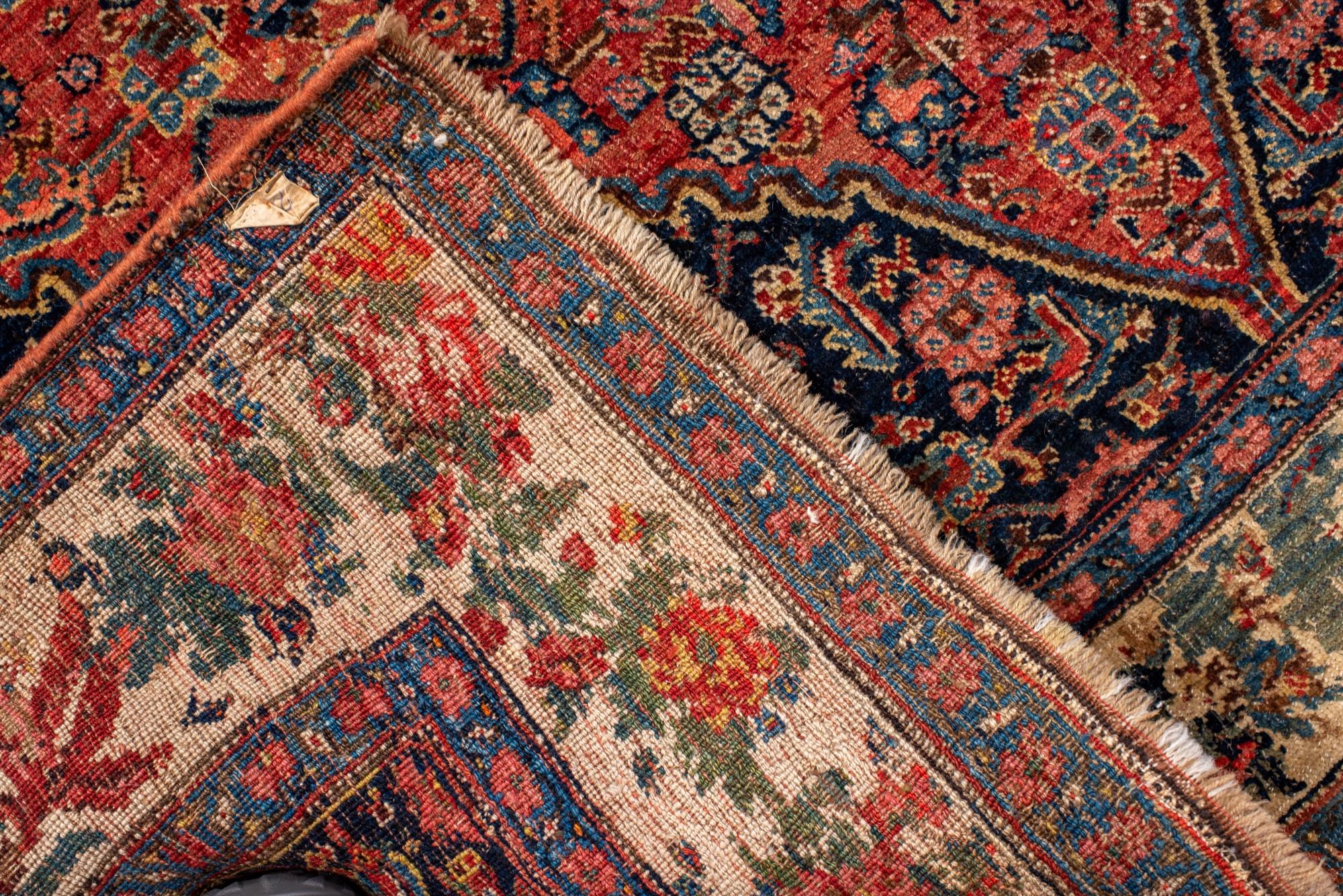 Antique Persian Bidjar Rug with Large Medallion & Floral Borders. (20. Jahrhundert) im Angebot