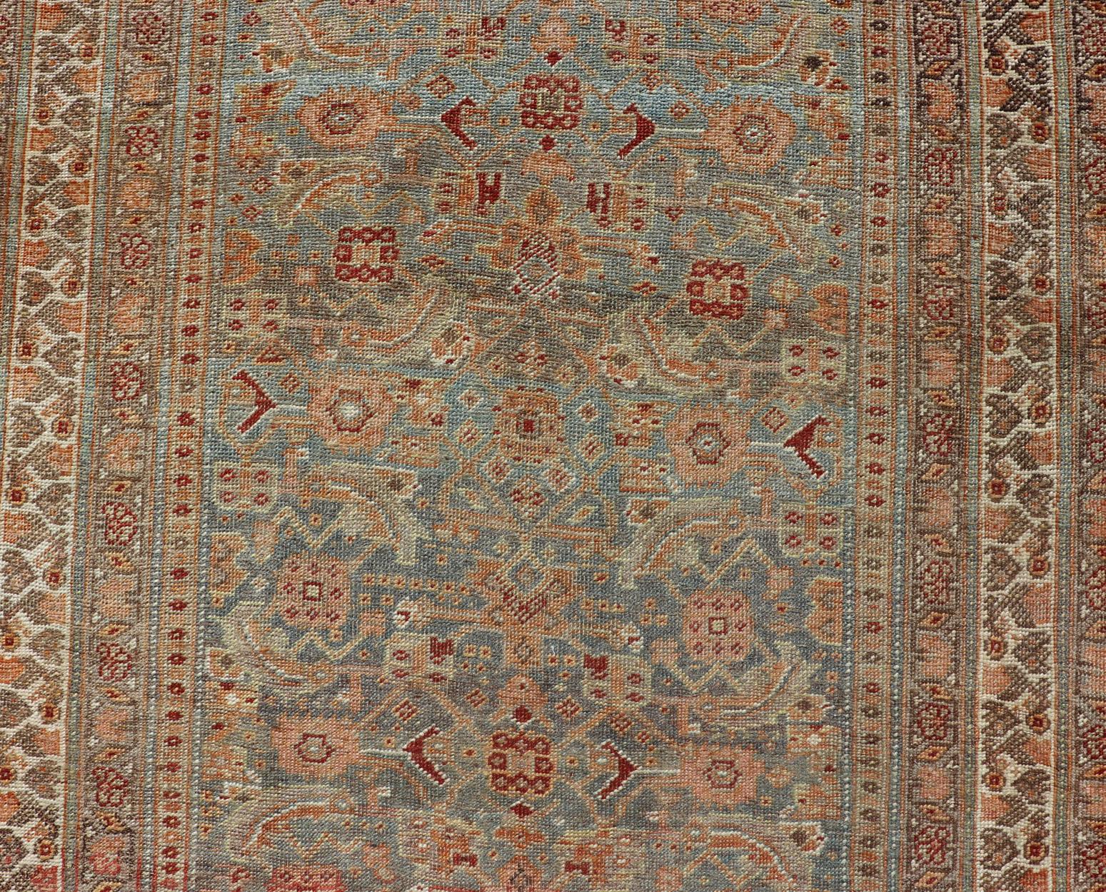 20ième siècle Tapis de couloir persan ancien Bidjar avec motif Herati en Lt. Bleu, Lt. gris et rouge en vente
