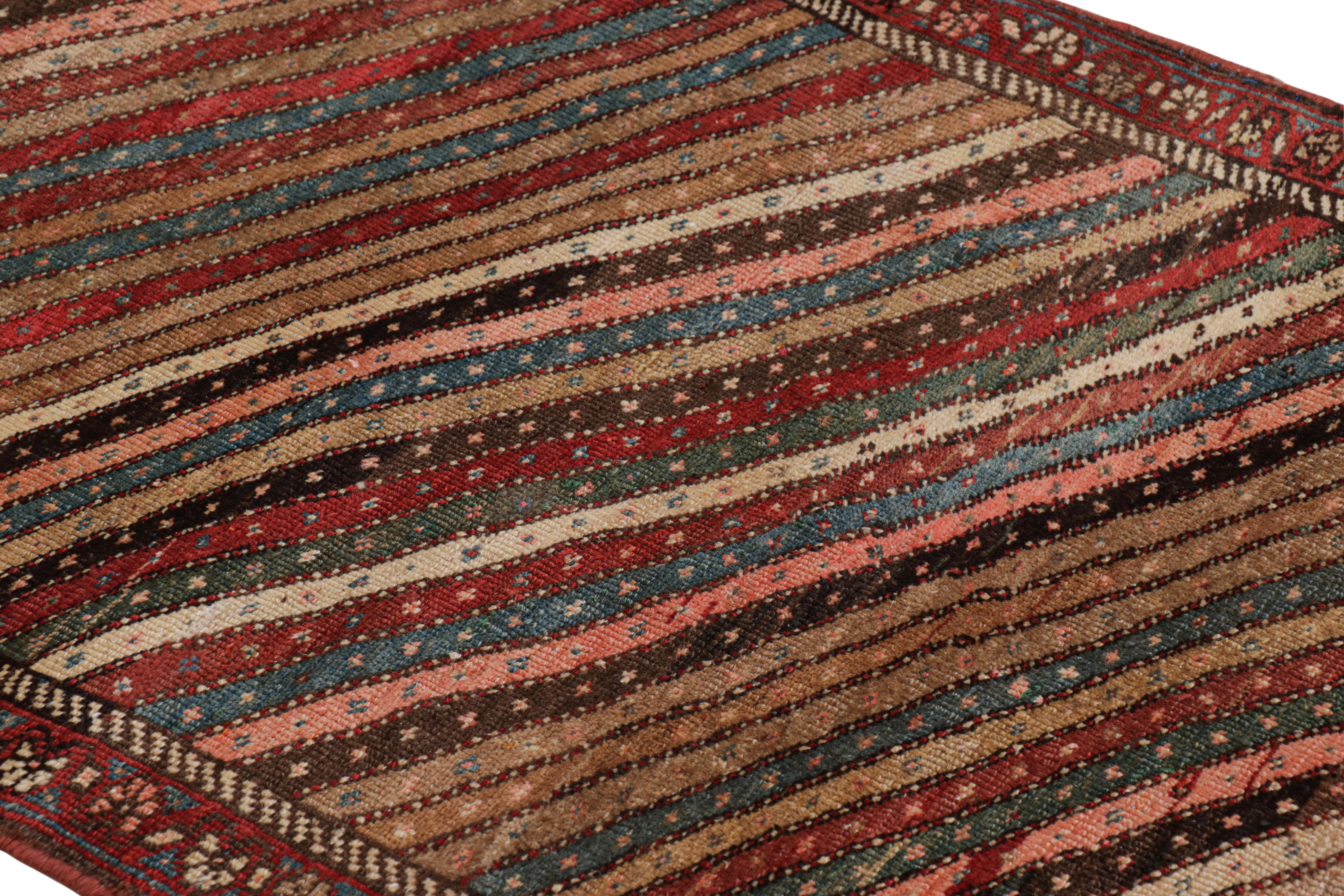 Hand-knotted in wool and originating circa 1910-1920, this 3x3 antique Persian Bidjar square rug is a rare new curation in the Rug & Kilim collection.

On the Design

Admirers of the craft will note an interesting stylistic variation from early 20th