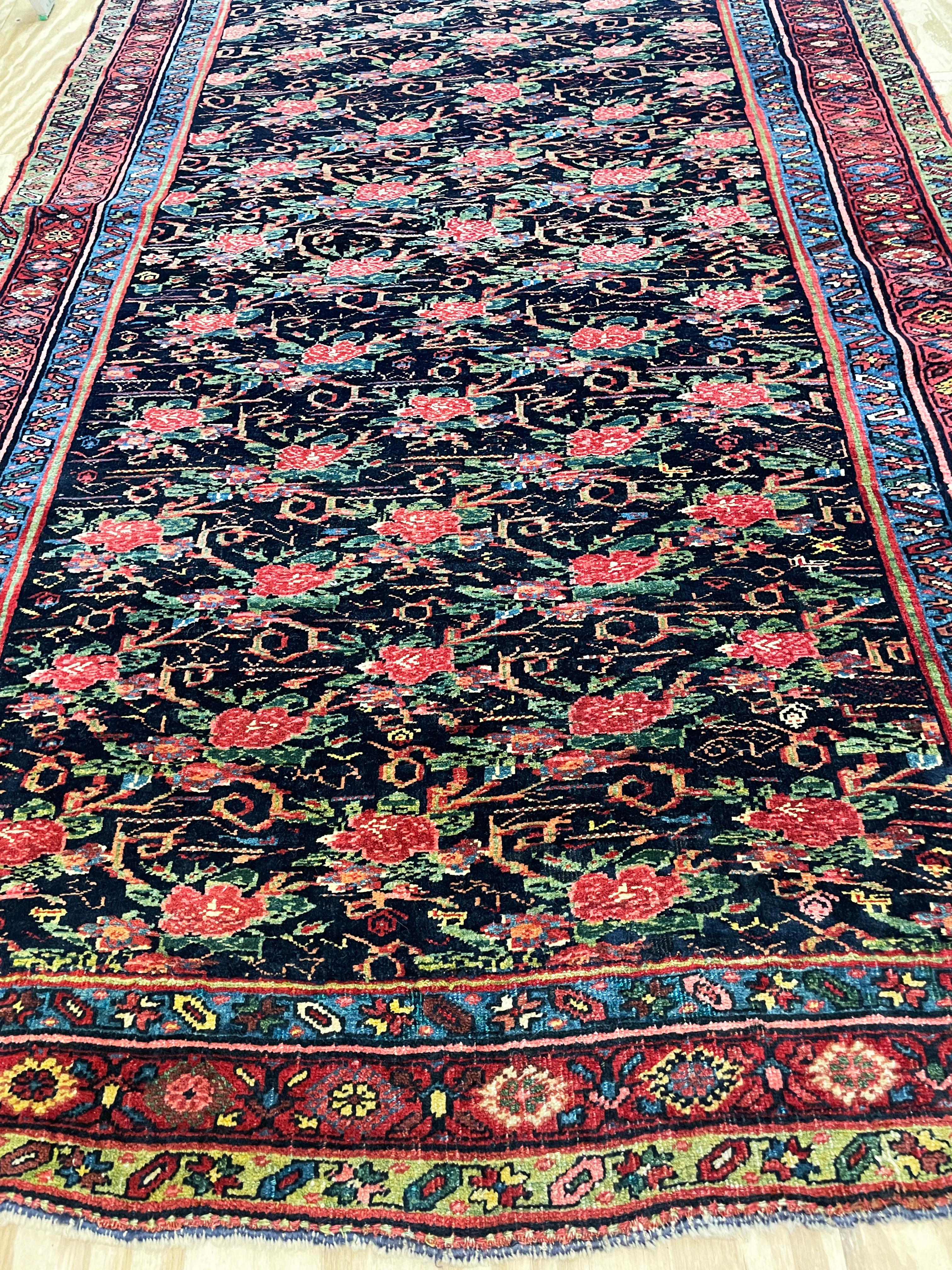 Antique Persian Bijar Halvayi Carpet, French Design For Sale 4