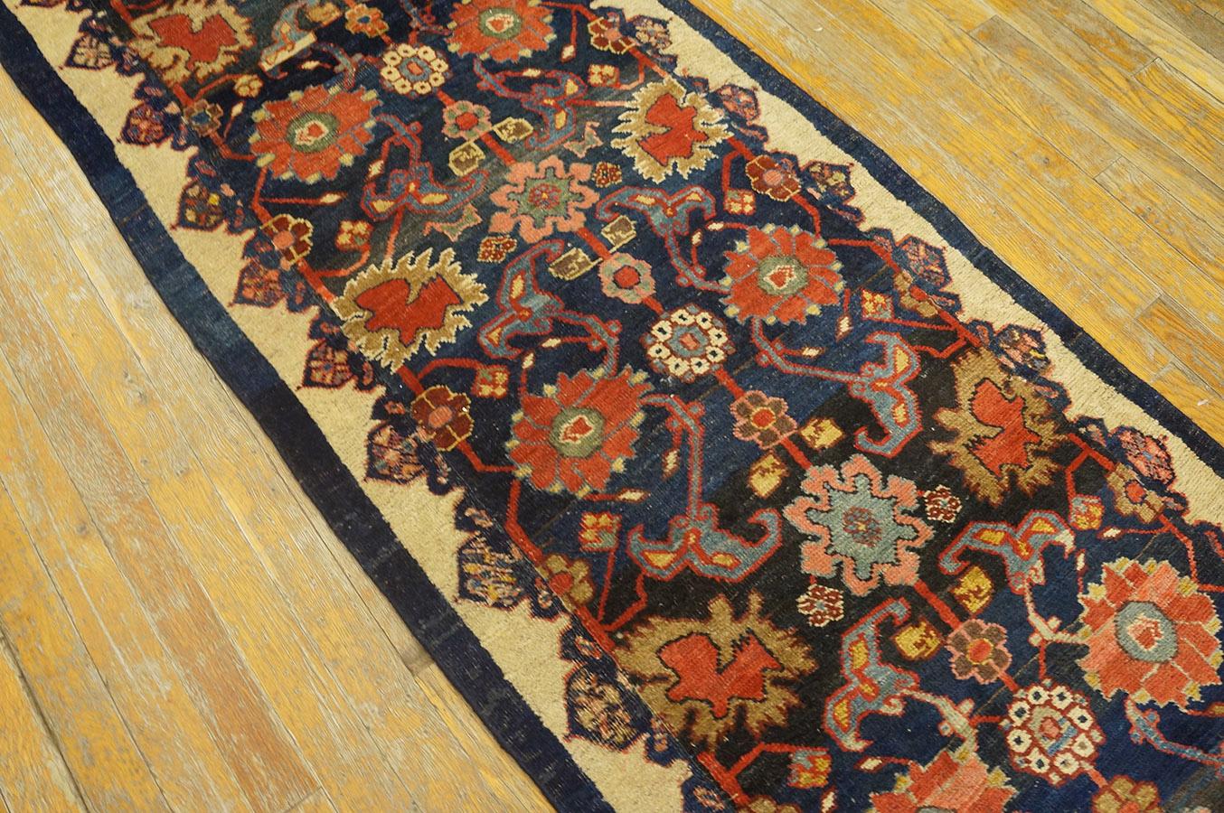 Tappeto persiano Bijar del XIX secolo ( 2'4'' x 9'9'' - 71 x 297 ) in vendita 1